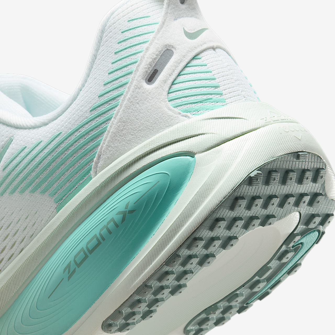 Nike Vomero sneaker Wit/Bleached Turquoise/Mint Foam/Cannon