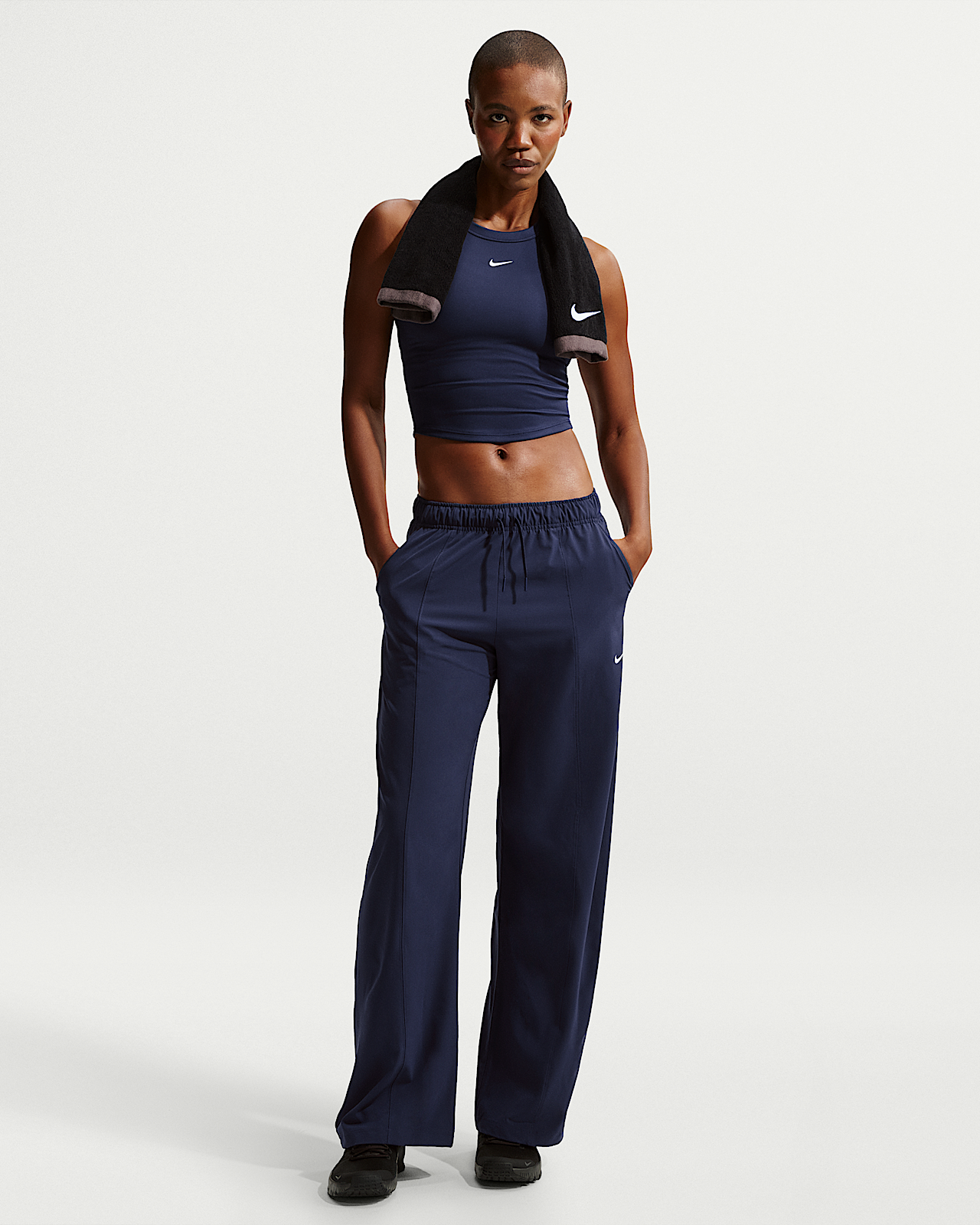 Женские  Nike One Dri-FIT Woven Wide-Leg Pants