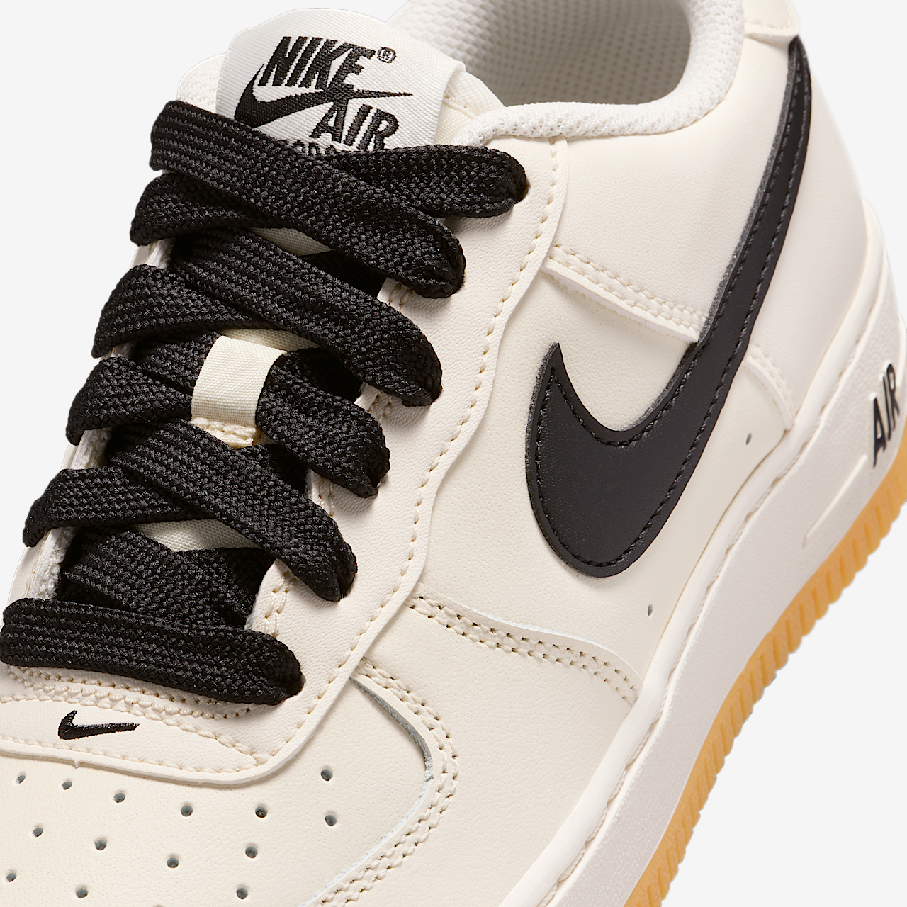 Nike Air Force 1 sneaker Soft Pearl/Gum Light Brown/Metallic Silver/Zwart