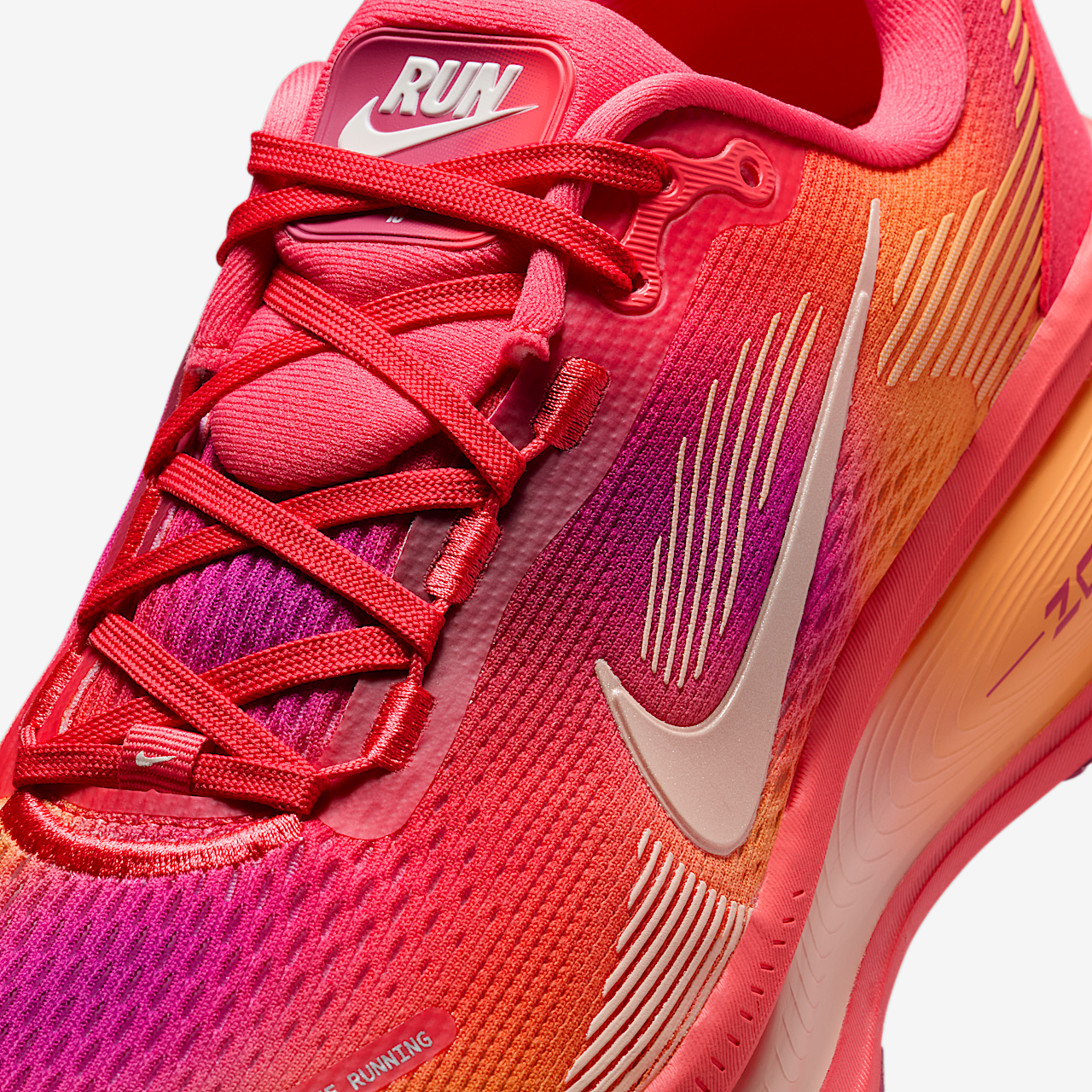 Nike Vomero sneaker Ember Glow/Sweet Beet/Marrakesh/Washed Coral