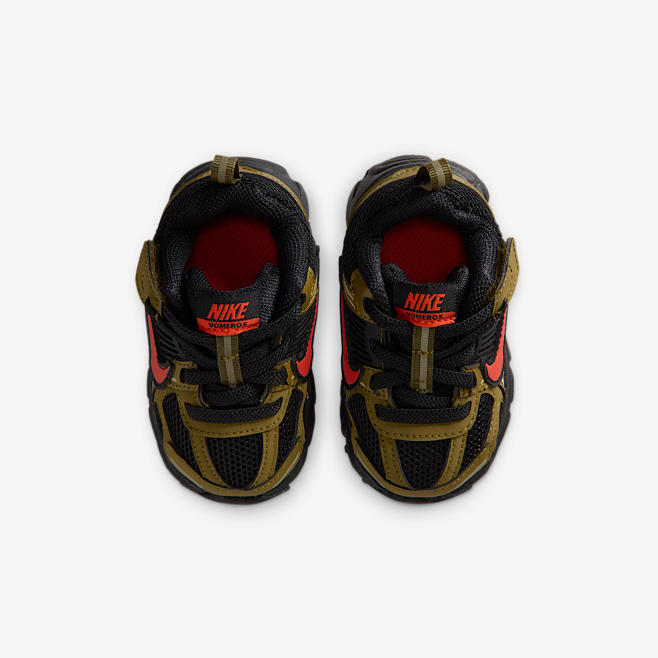 Nike Vomero sneaker Zwart/Olive Flak/Quantum Moss/Picante Red