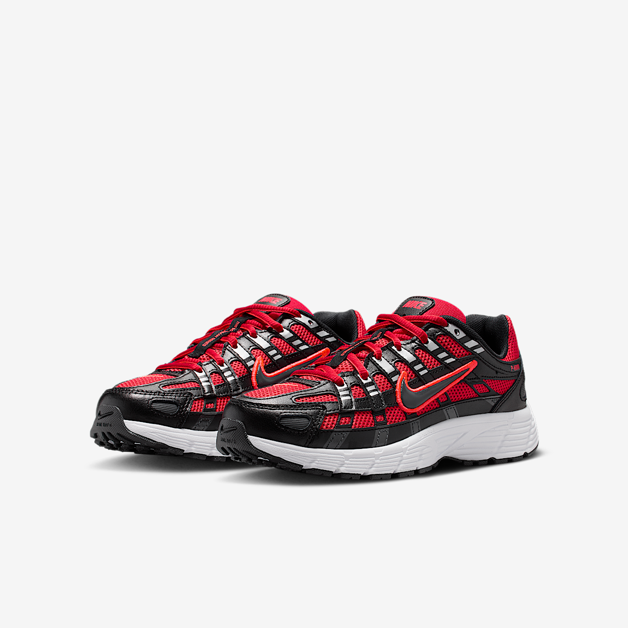 Nike P-6000 sneaker University Red/Metallic Silver/Dark Smoke Grey/Zwart