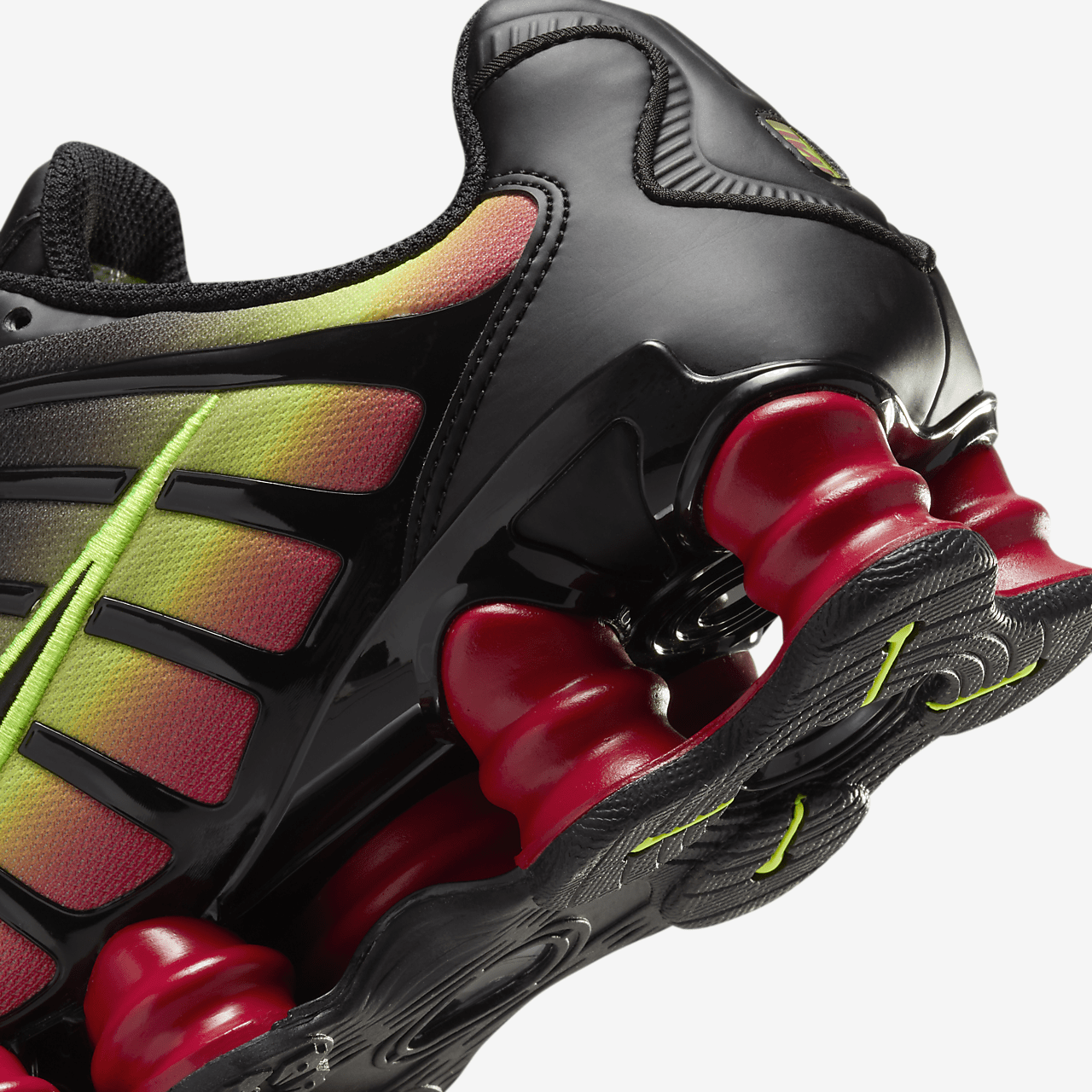 Nike Shox sneaker Zwart/Volt/Fire Red/Zwart