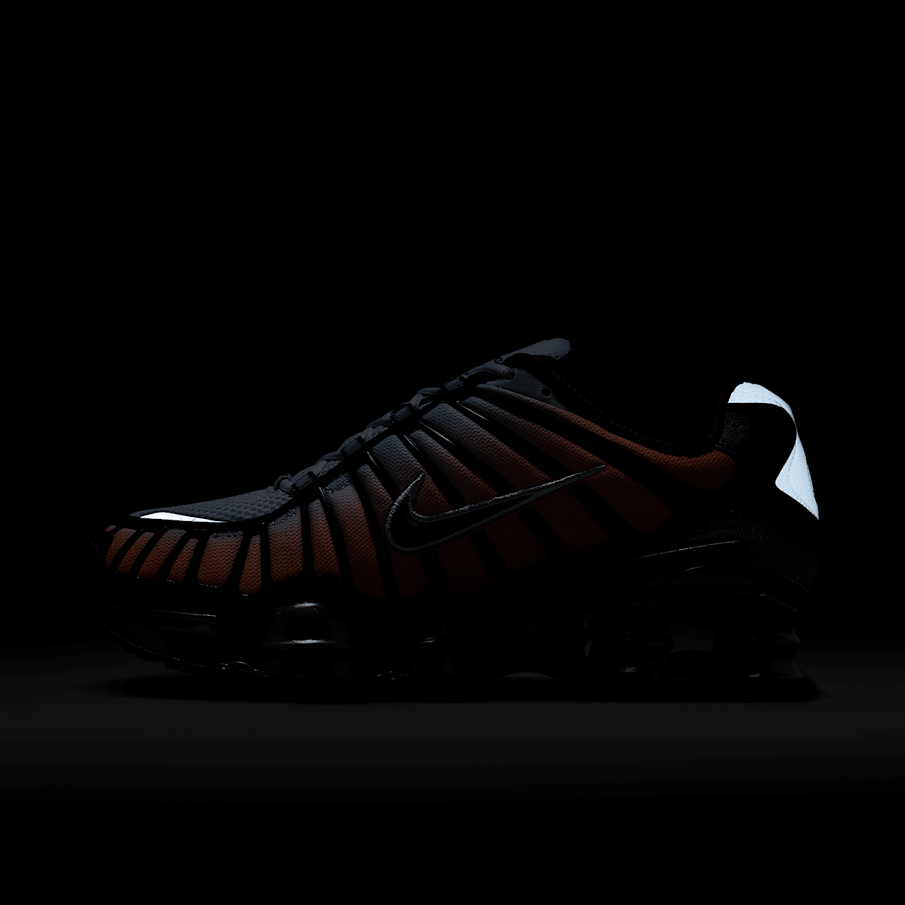 Nike Nike Shox sneaker Blue Tint/Total Orange/Zwart