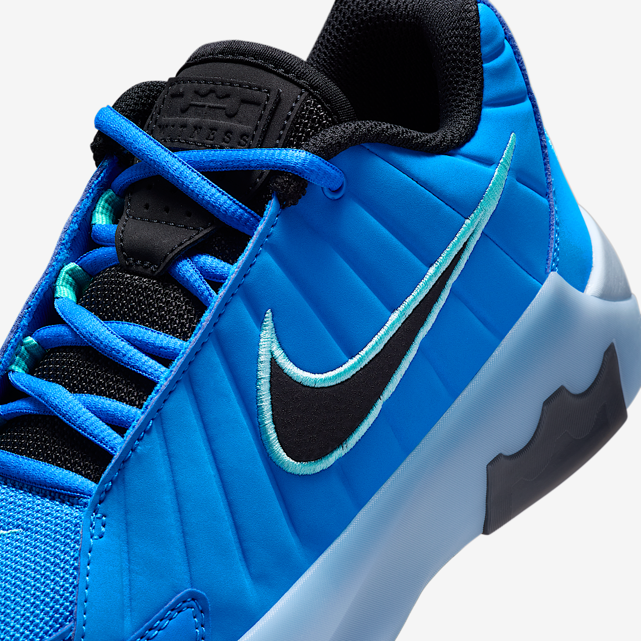 Nike LeBron sneaker Photo Blue/Light Armory Blue/Bleached Turquoise/Zwart