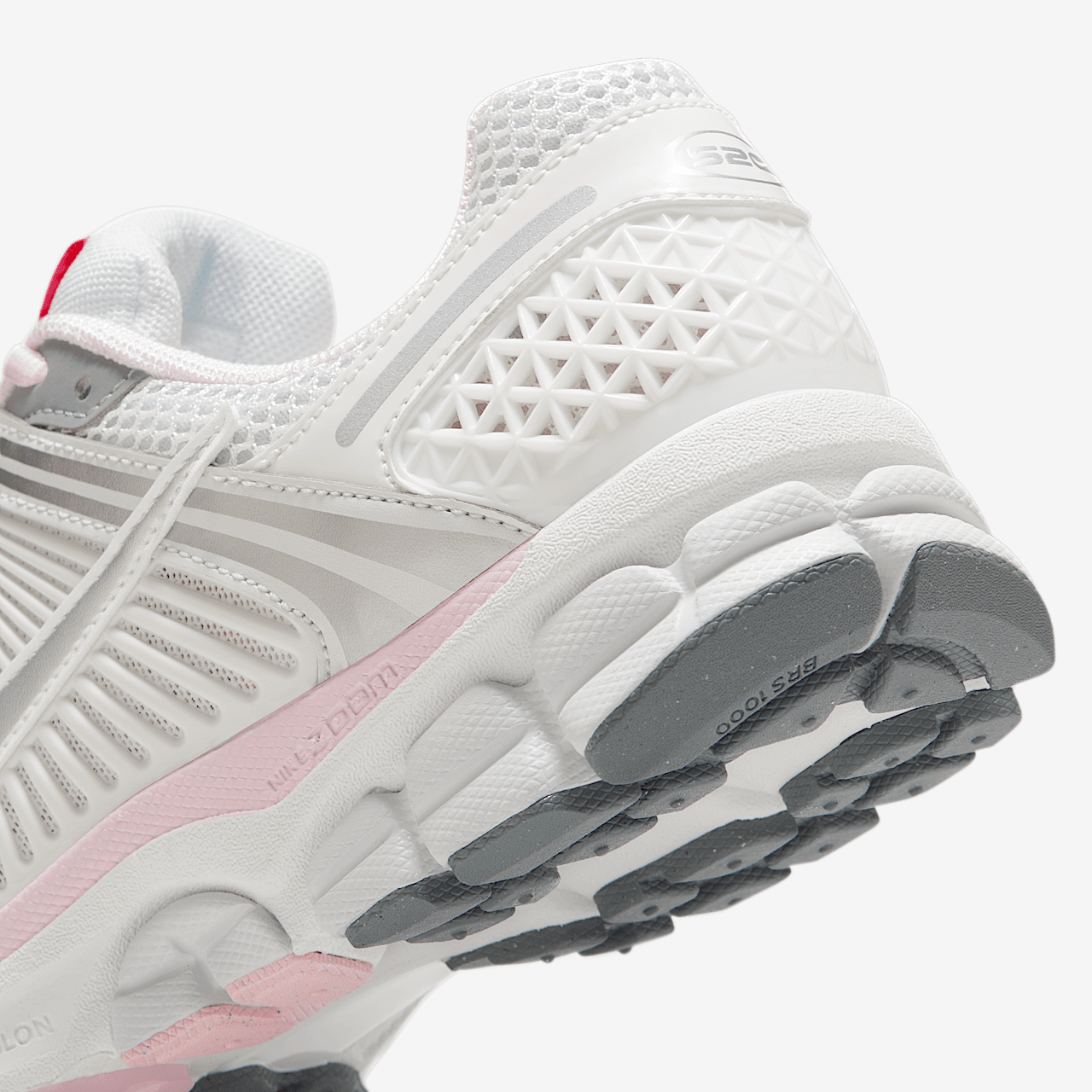 Nike Vomero sneaker Photon Dust/Summit White/Cool Grey/Metallic Silver