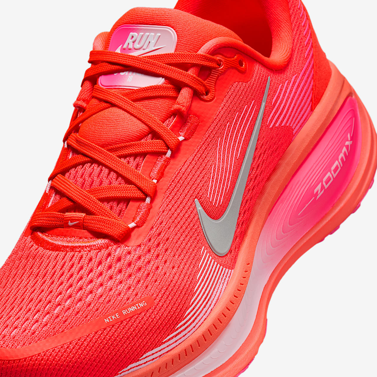 Nike Vomero sneaker Bright Crimson/Hyper Pink/Pink Foam/Wit