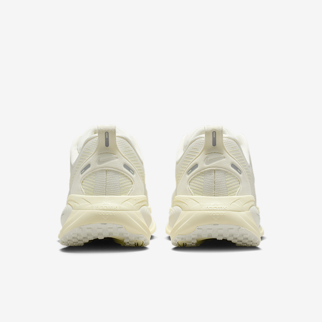 Nike Vomero sneaker Sail/Coconut Milk/Wit/Summit White
