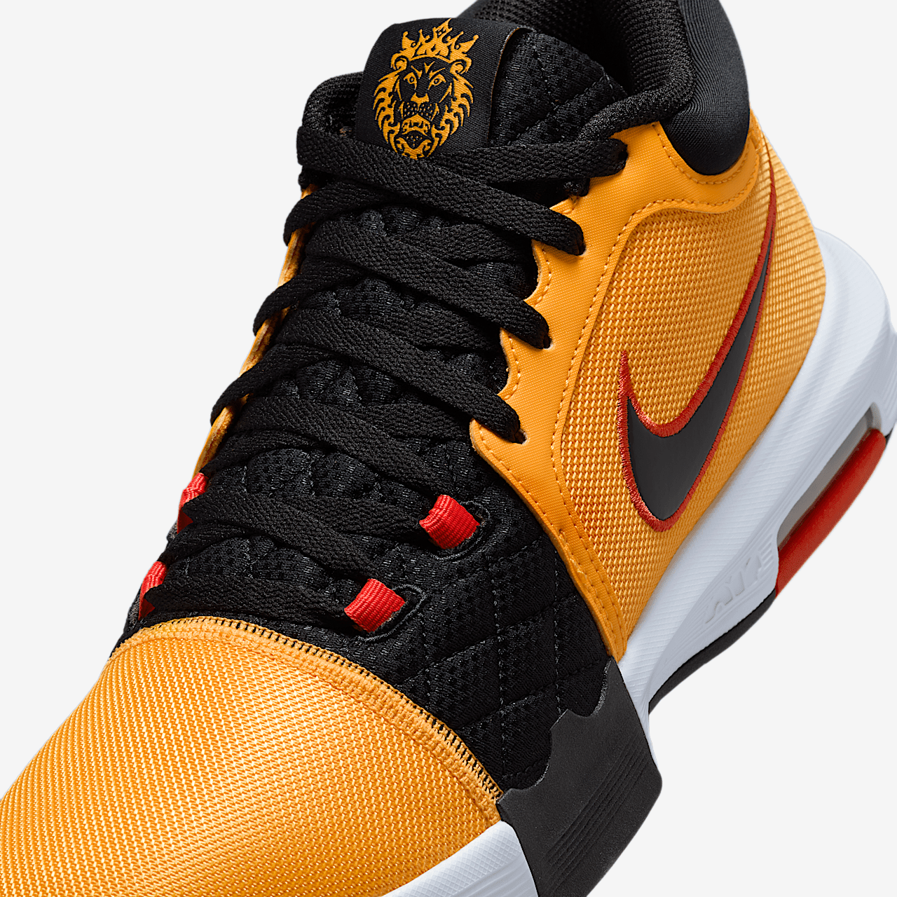 Nike LeBron sneaker University Gold/Light Crimson/Wit/Zwart