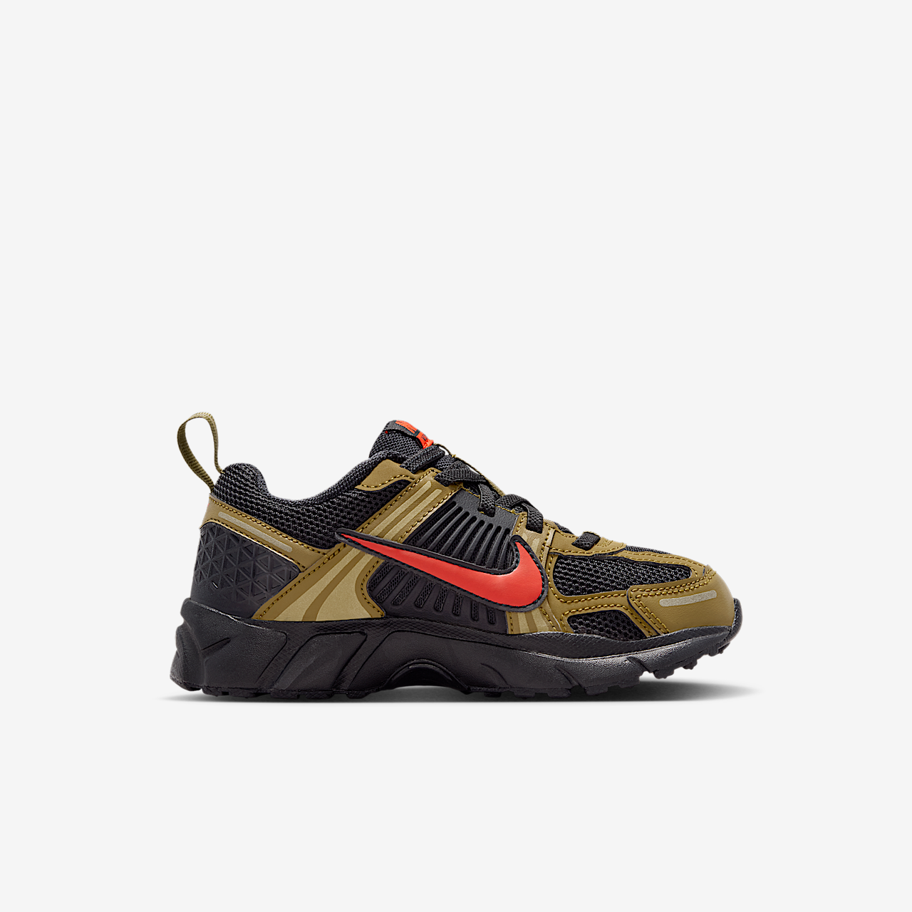 Nike Vomero sneaker Zwart/Olive Flak/Quantum Moss/Picante Red