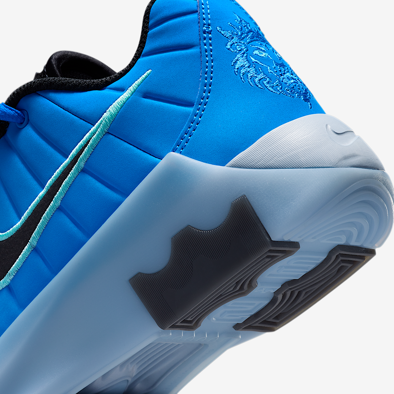 Nike LeBron sneaker Photo Blue/Light Armory Blue/Bleached Turquoise/Zwart
