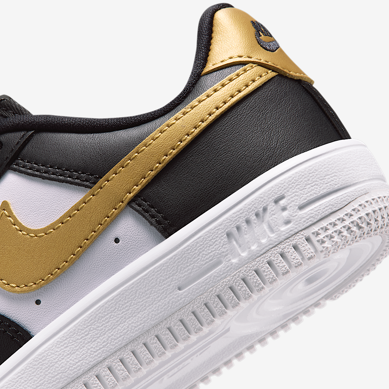 Nike  sneaker Zwart/Zwart/Wit/Metallic Gold