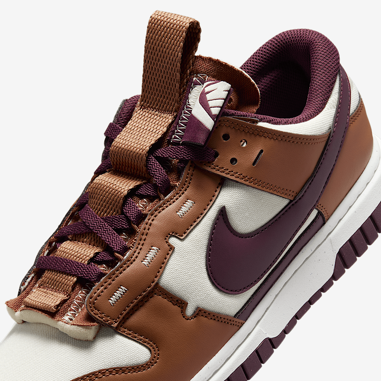 Nike Dunk Low sneaker Light British Tan/Coconut Milk/Sail/Burgundy Crush