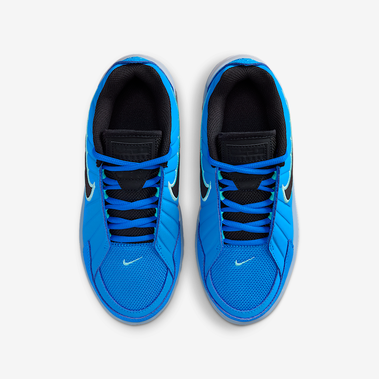 Nike LeBron sneaker Photo Blue/Light Armory Blue/Bleached Turquoise/Zwart
