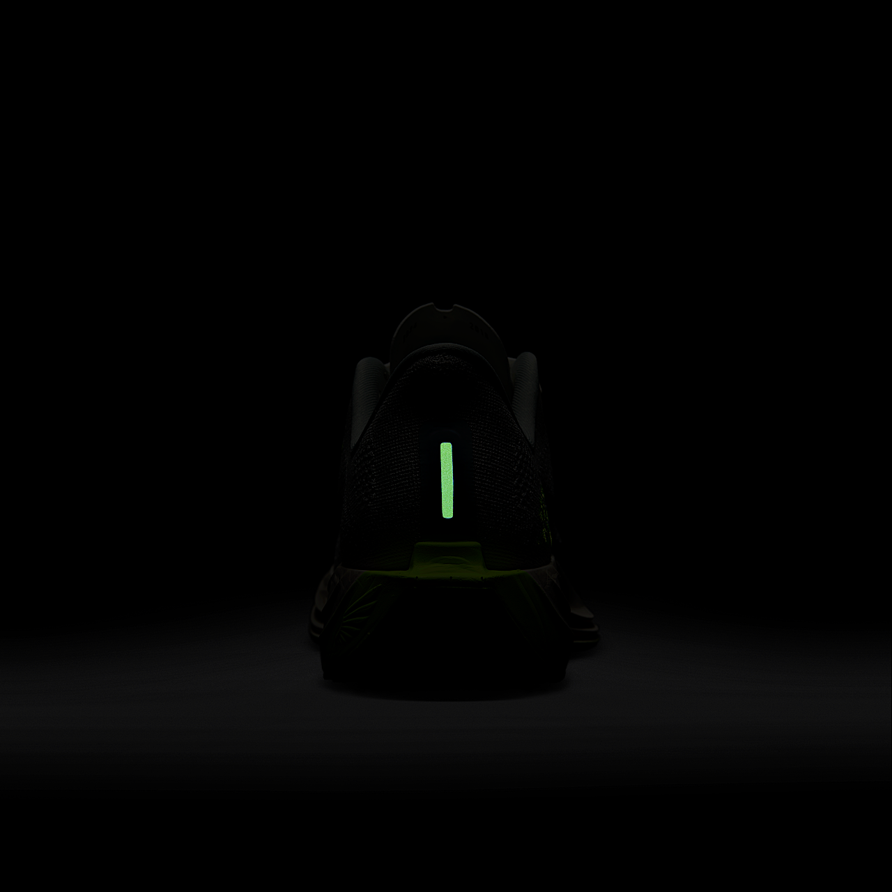 Nike Pegasus sneaker Sail/Pale Ivory/Volt/Zwart