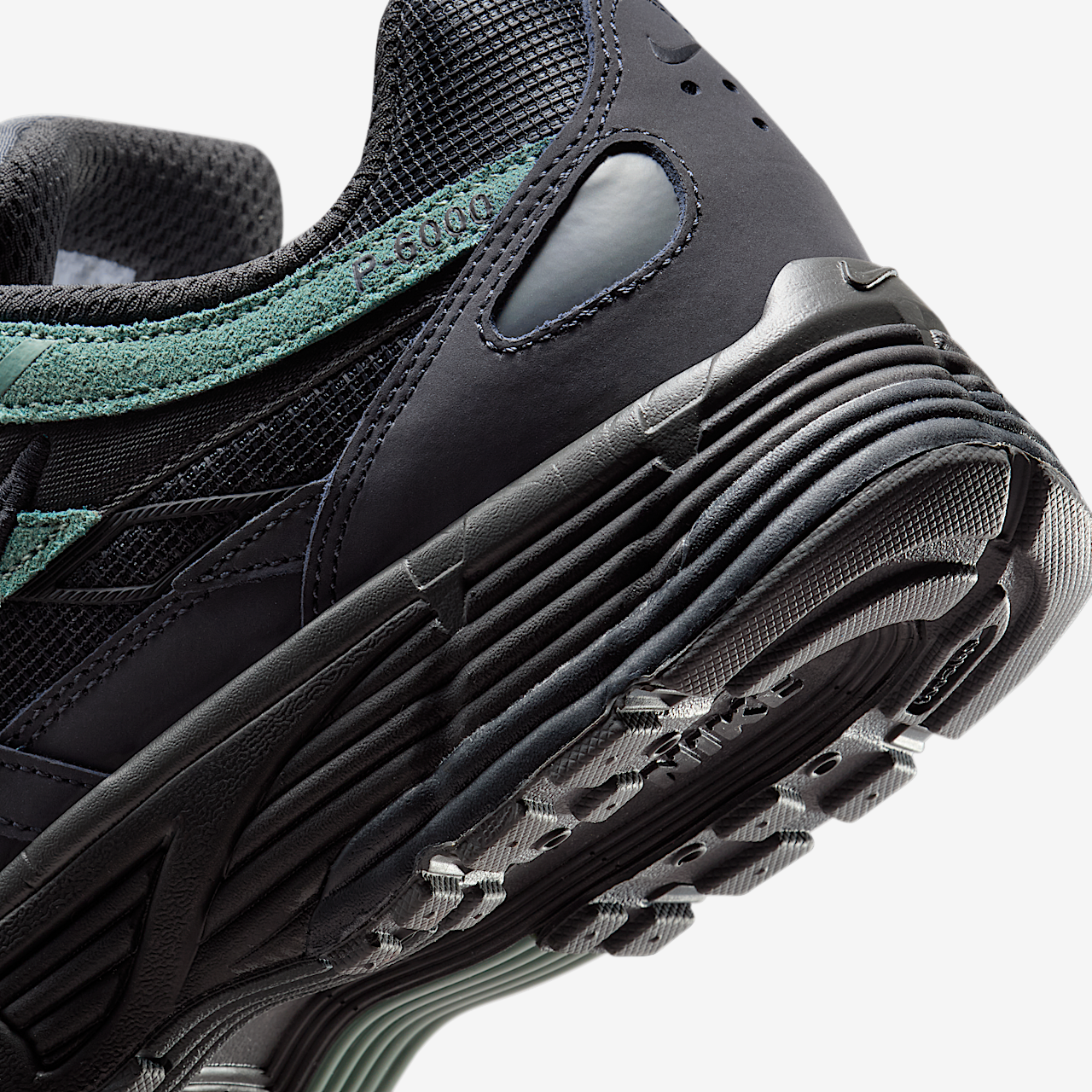 Nike P-6000 sneaker Anthracite/Dark Smoke Grey/Clay Green/Iron Grey