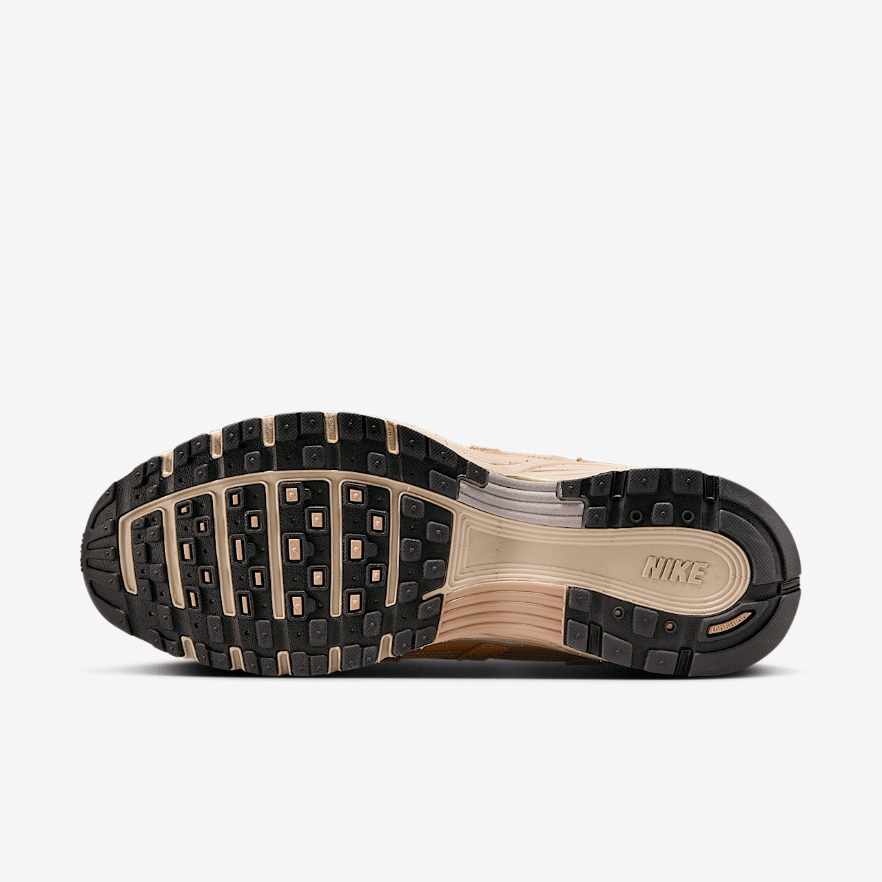 Nike P-6000 sneaker Hemp/Sanddrift/Metallic Silver/Zwart