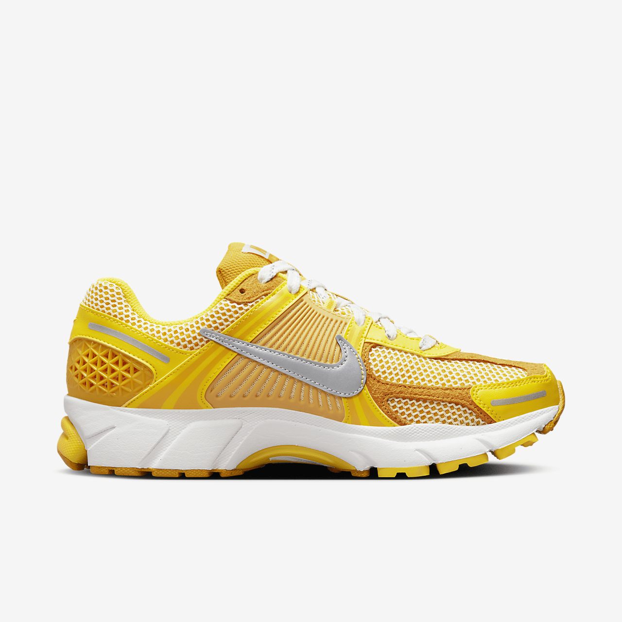 Nike Vomero sneaker Yellow Strike/Citron Tint/Yellow Ochre/Metallic Silver
