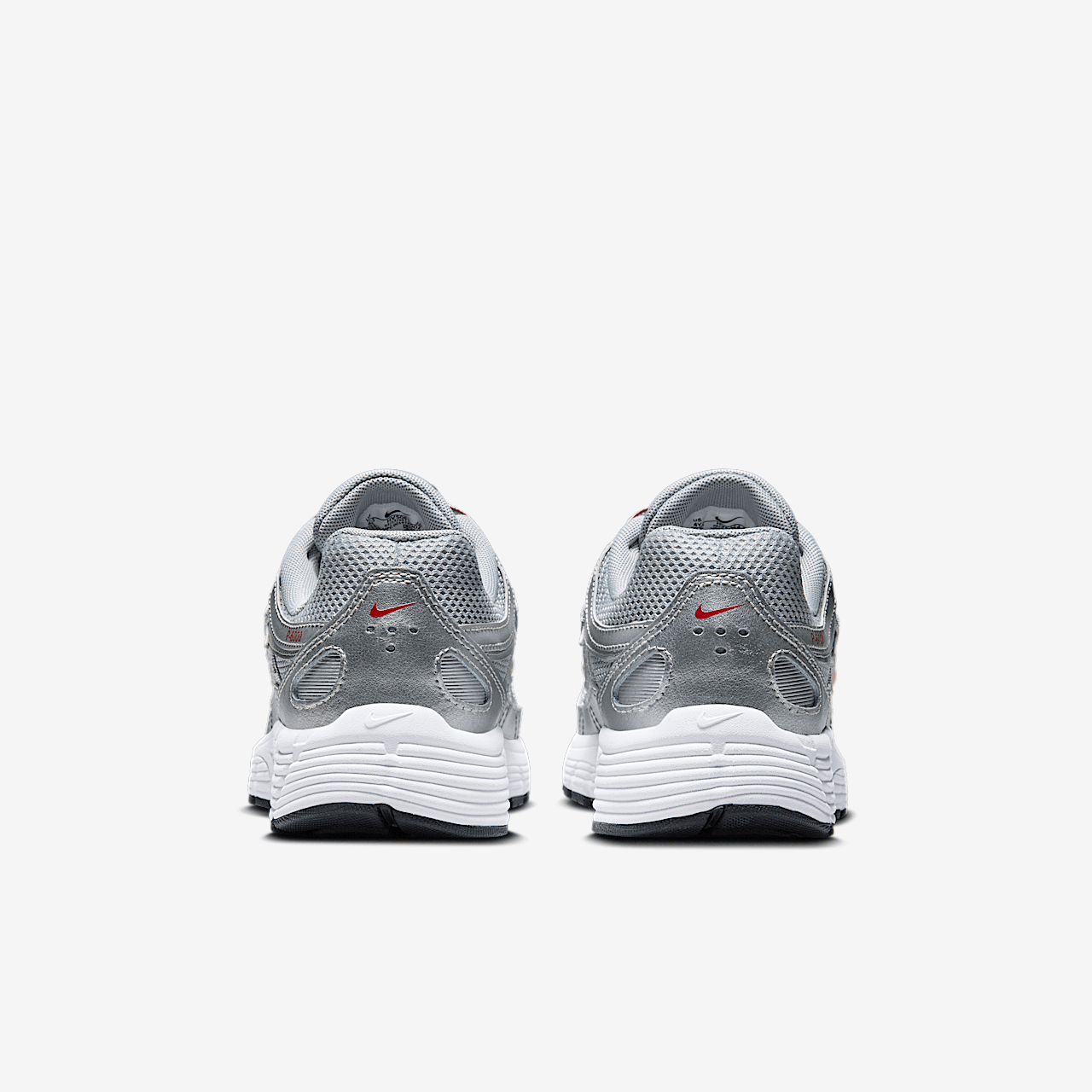 Nike P-6000 sneaker Metallic Silver/Flat Silver/Cool Grey/Gym Red