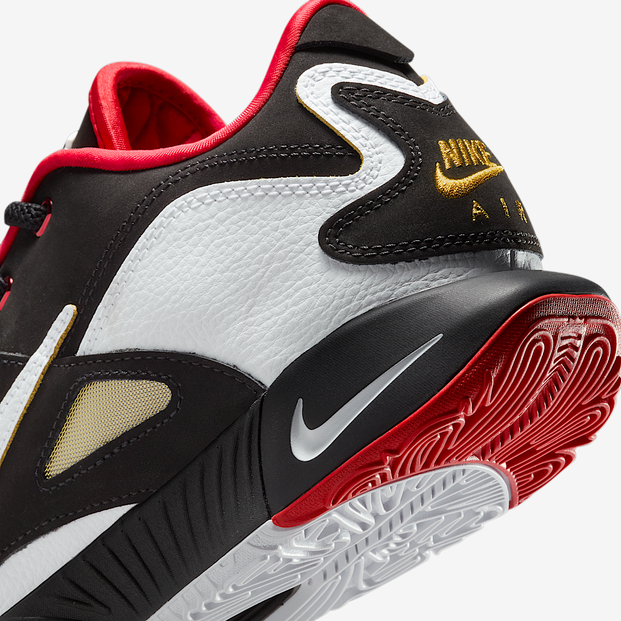Nike LeBron sneaker Zwart/Fire Red/Metallic Gold/Wit