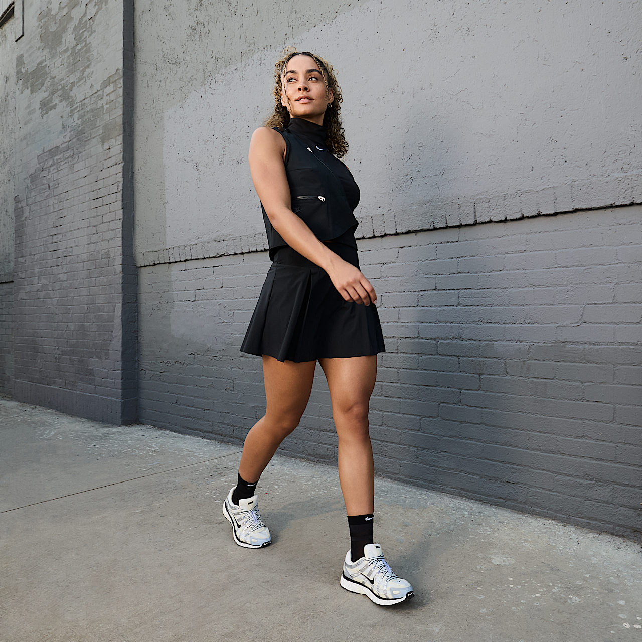 Nike P-6000 sneaker Coconut Milk/Summit White/Metallic Silver/Zwart