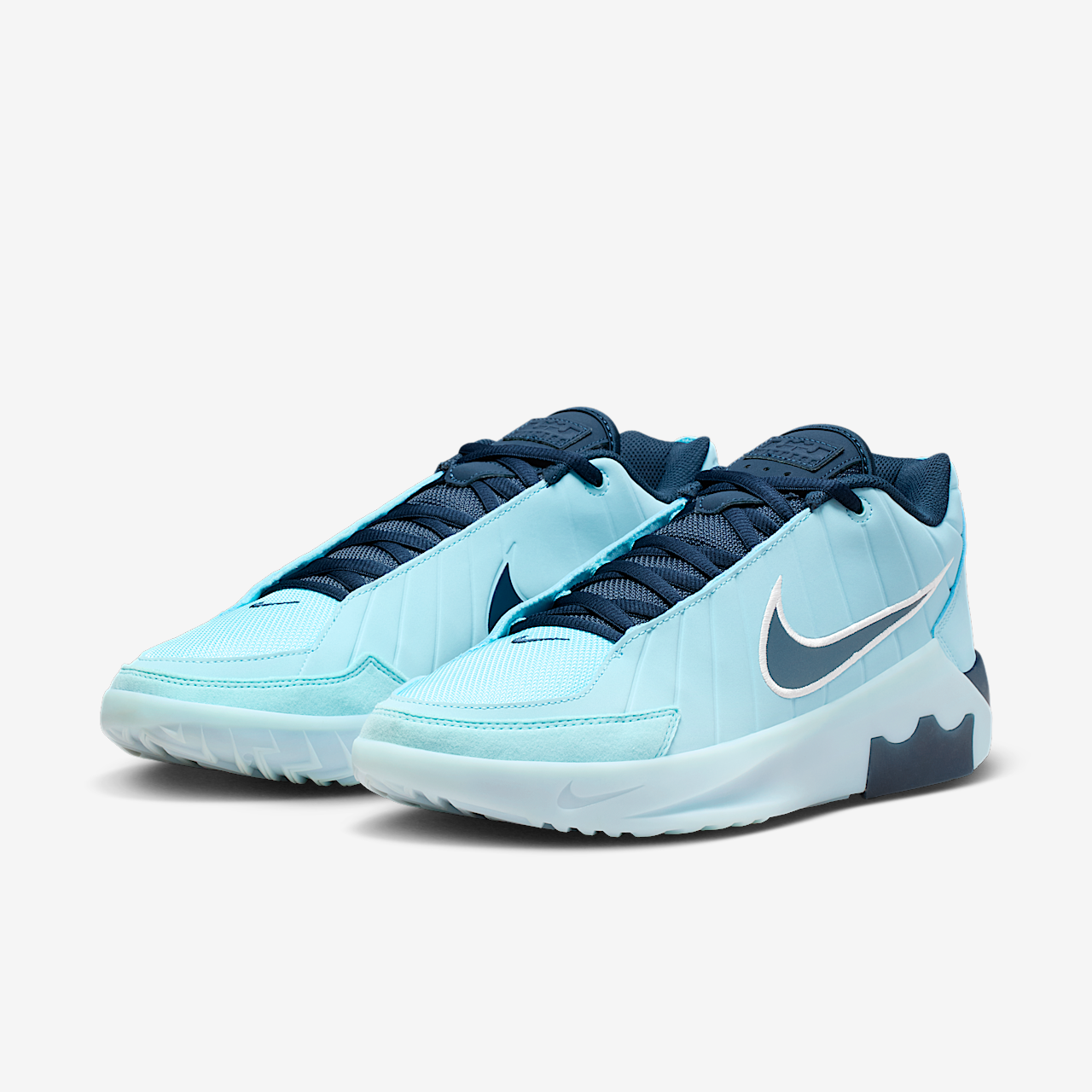 Nike LeBron sneaker Glacier Ice/Glacier Blue/Metallic Silver/Armory Navy