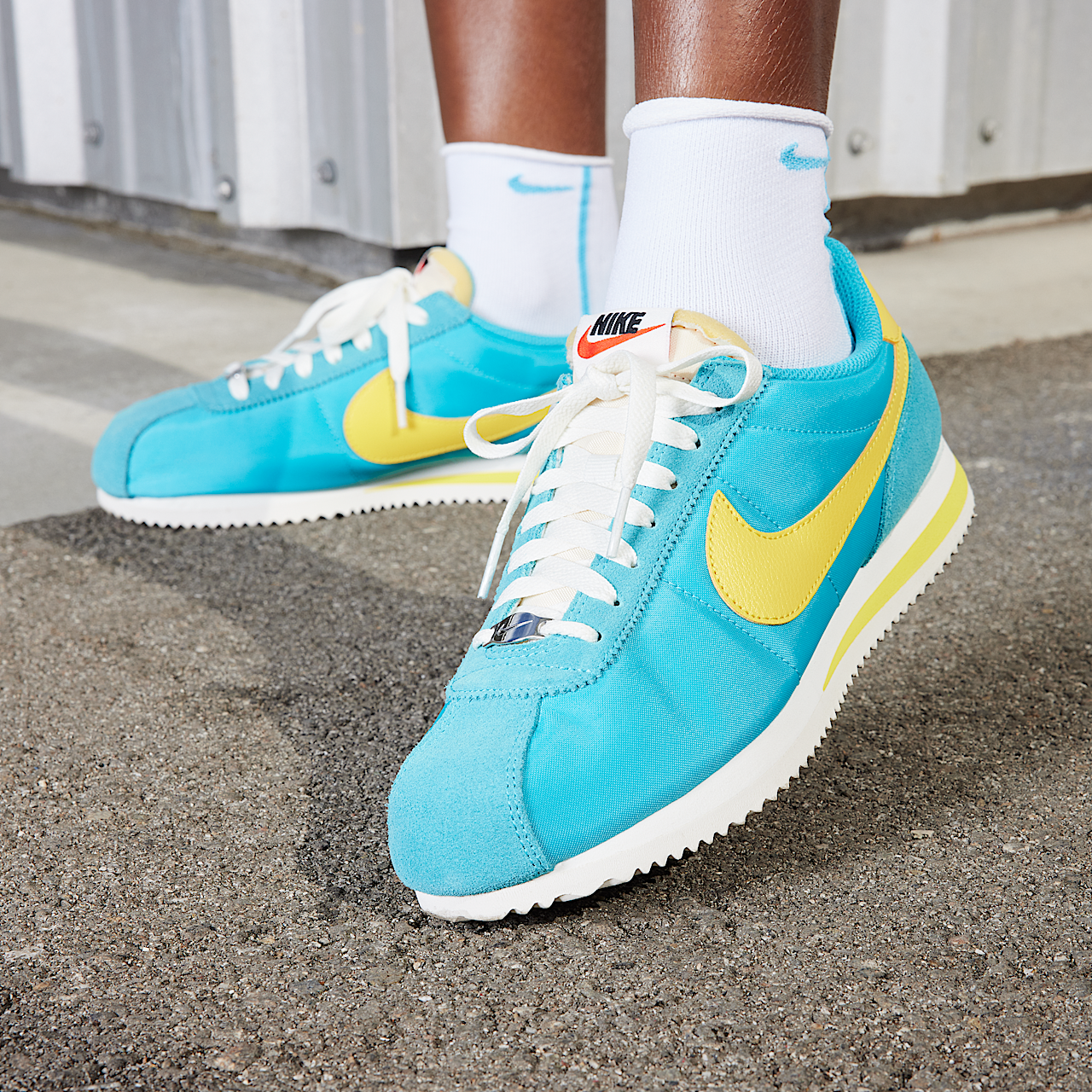 Nike Cortez sneaker Dusty Cactus/Sail/Team Orange/Lightning