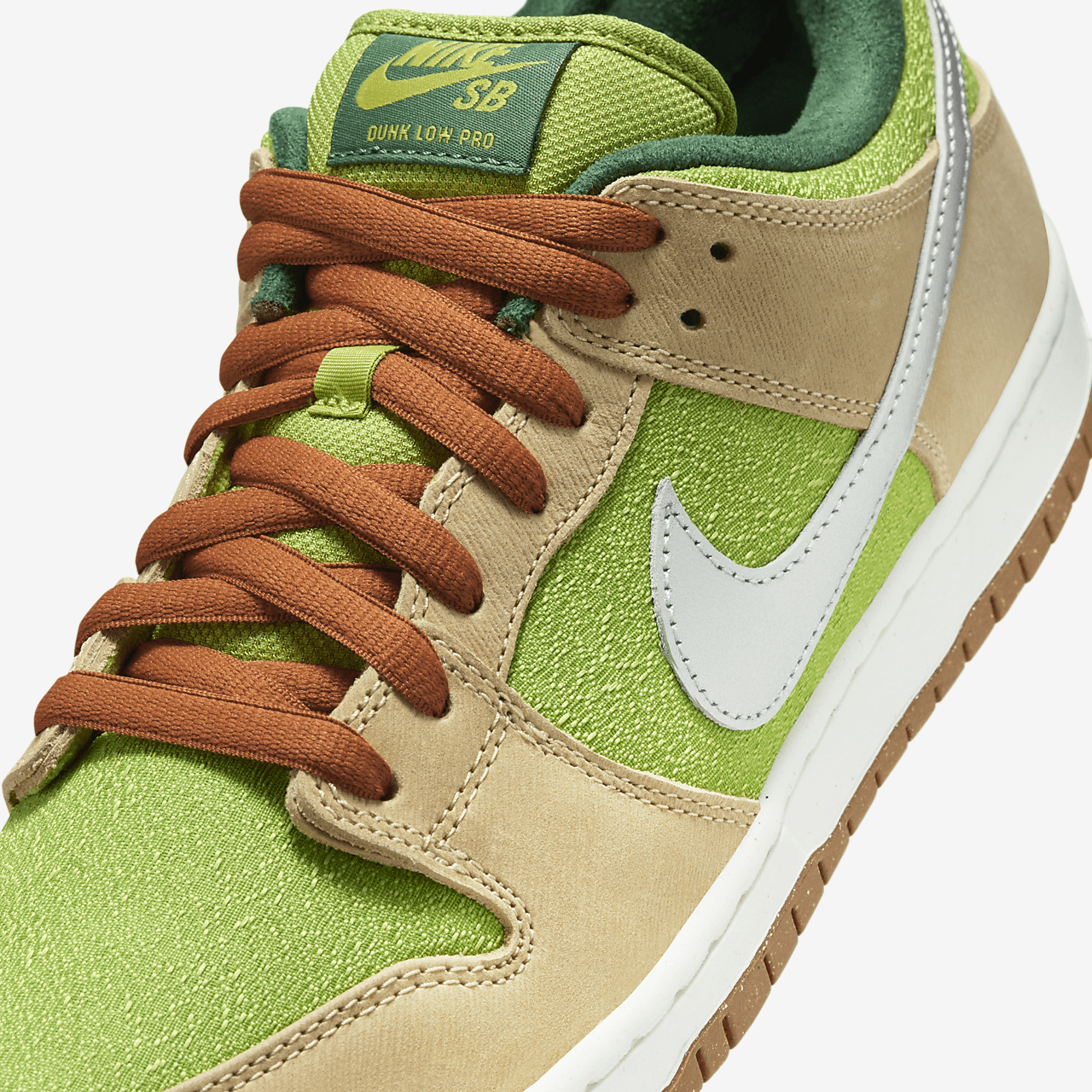 Nike Dunk Low sneaker Sesame/Pear/Fir/Metallic Silver