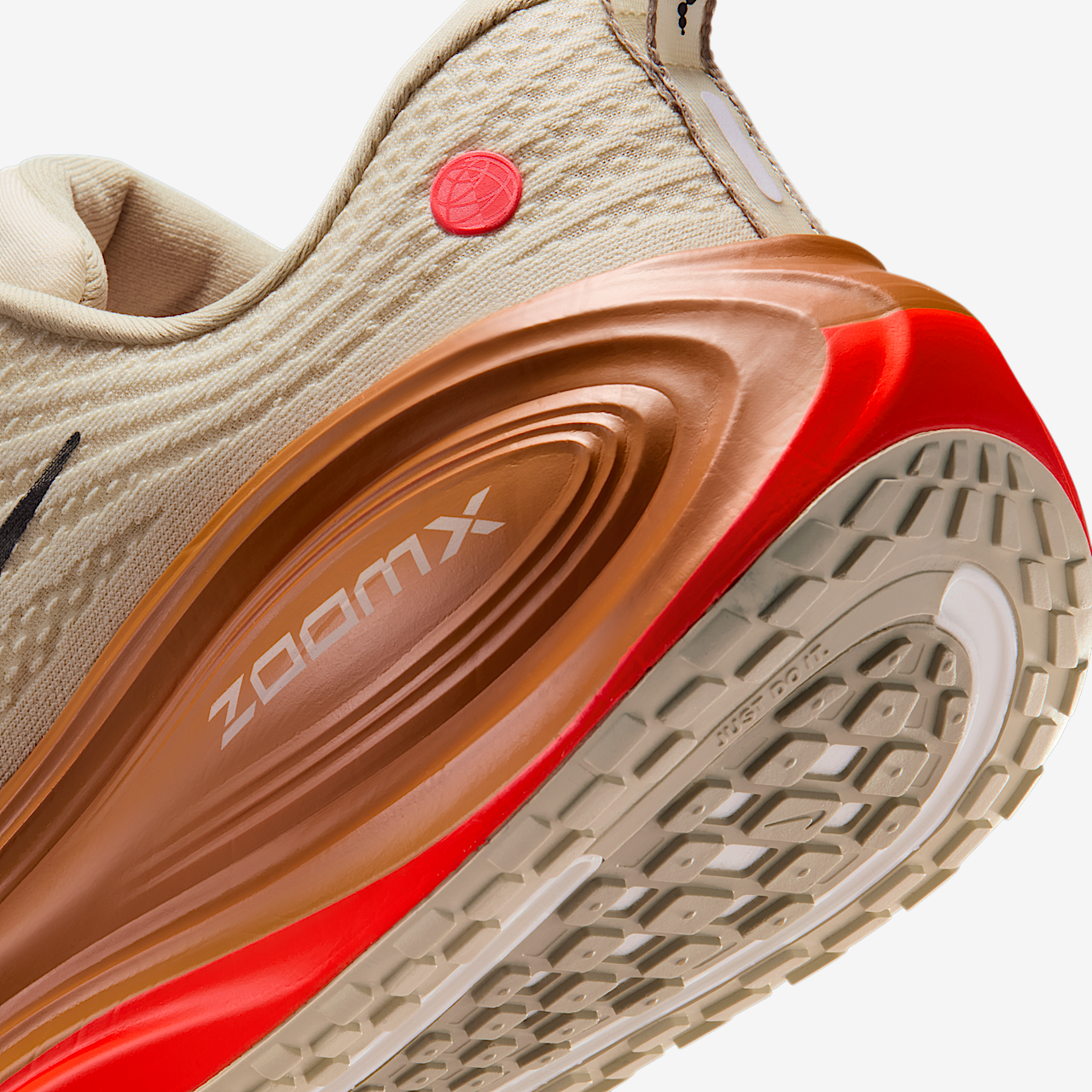Nike Vomero sneaker Light Khaki/Monarch/Bright Crimson/Cave Purple