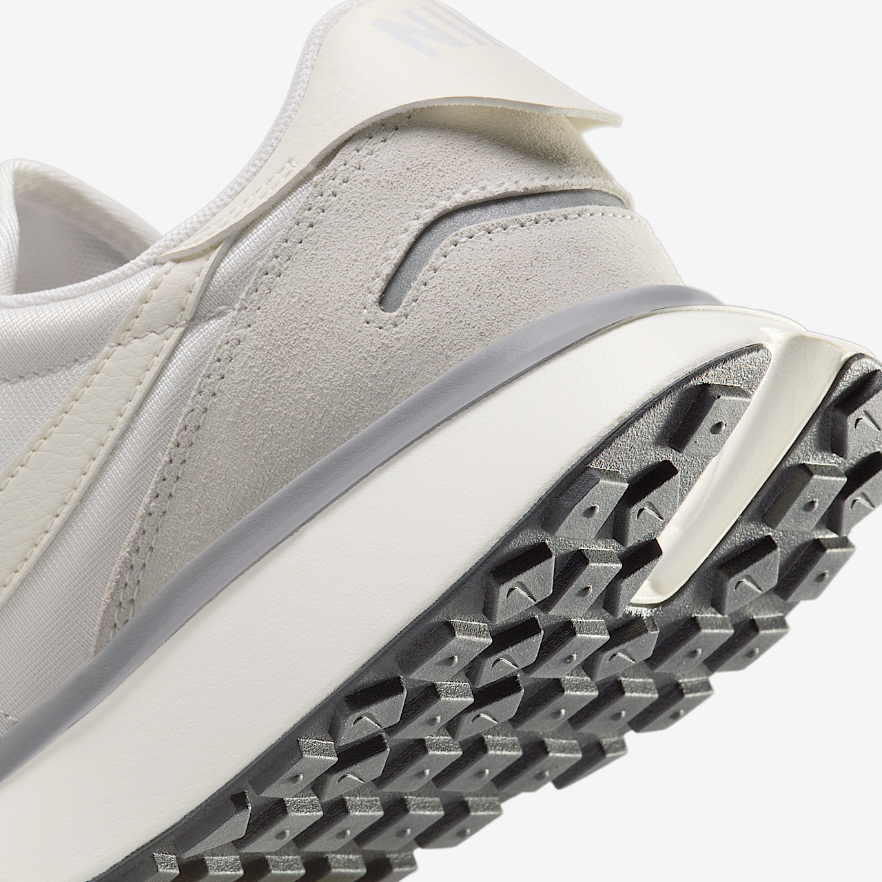 Nike Phoenix Waffle sneaker Platinum Tint/Summit White/Sail/Pale Ivory