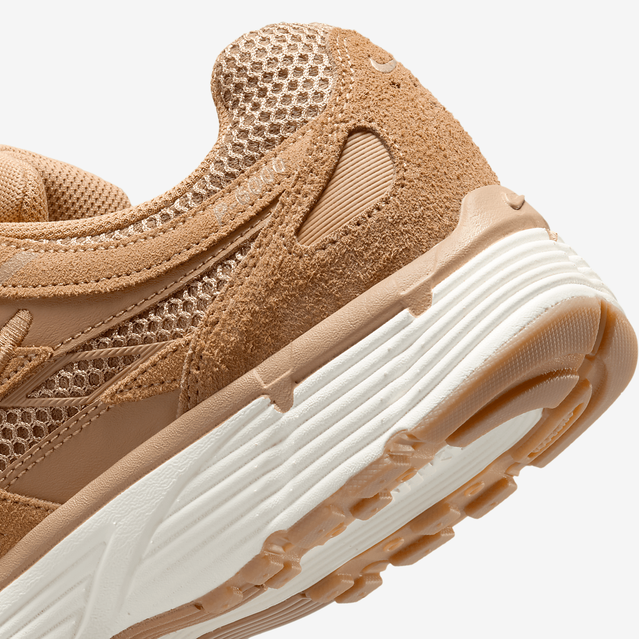 Nike P-6000 sneaker Flax/Metallic Gold/Sail/Flax