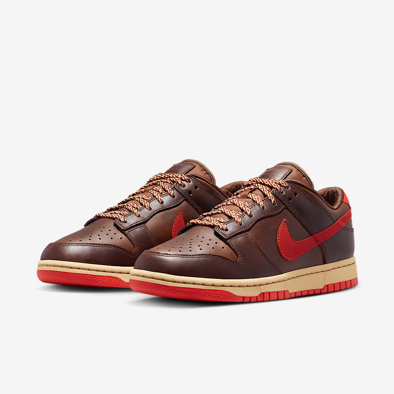 Nike Dunk Low sneaker Light British Tan/Sesame/Cacao Wow/Picante Red