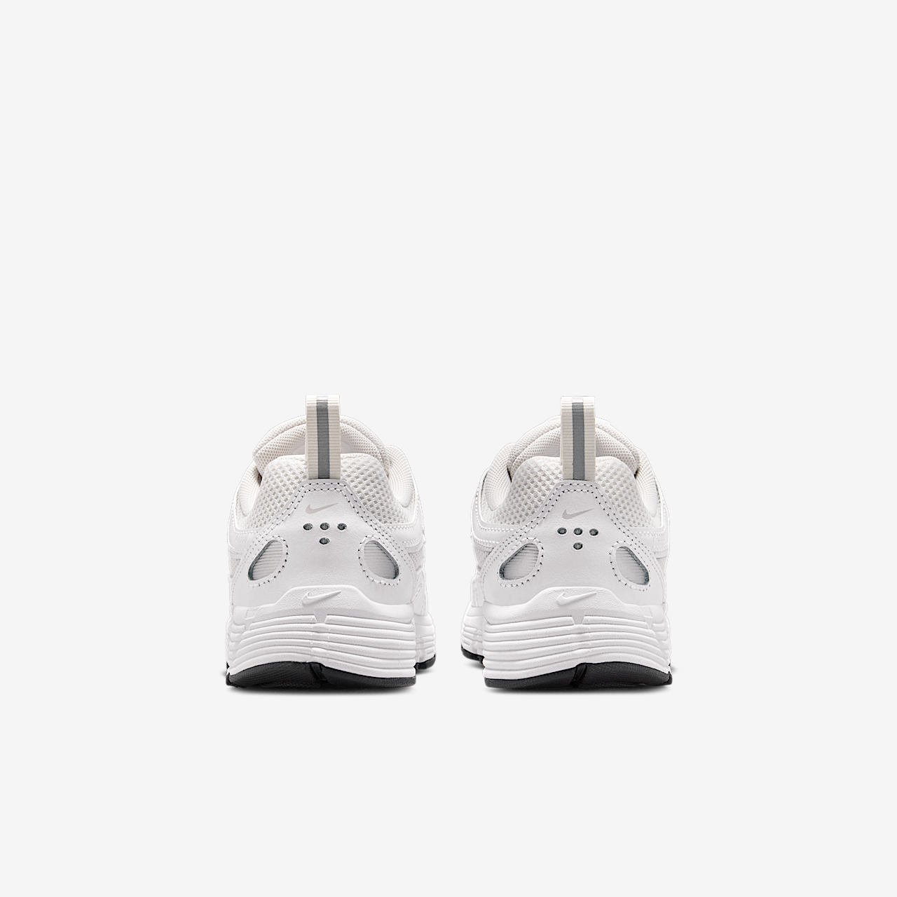 Nike P-6000 sneaker Platinum Tint/Wit/Metallic Silver/Platinum Tint