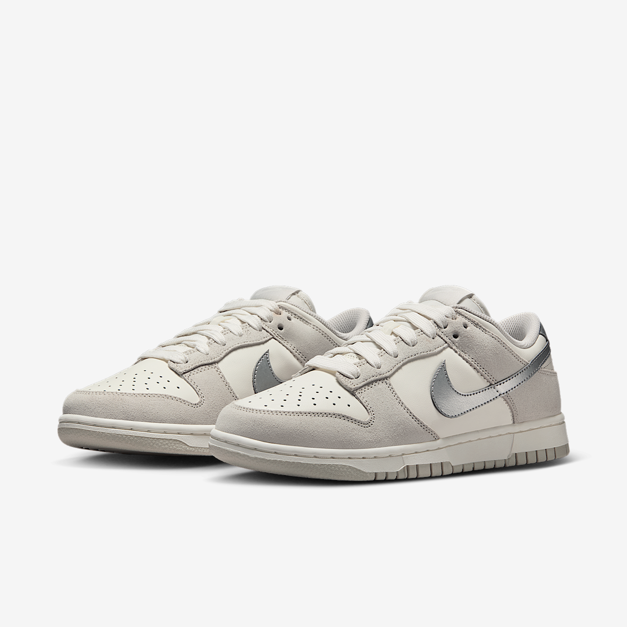 Nike Dunk Low sneaker Sail/Light Bone/Metallic Silver