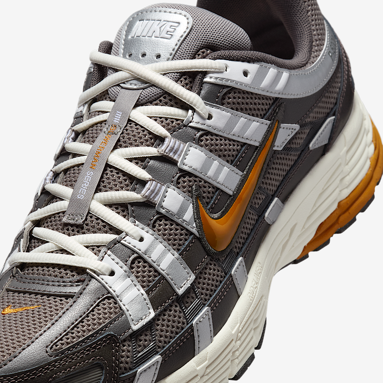 Nike P-6000 sneaker Medium Ash/Flat Pewter/Wit/Desert Ochre