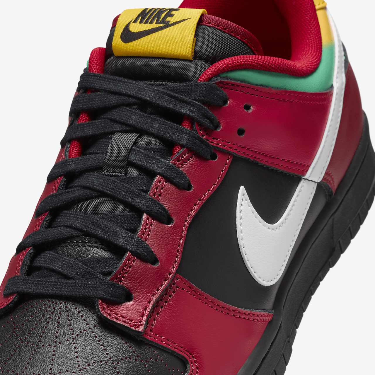 Nike Dunk Low sneaker Zwart/Gym Red/University Gold/Wit