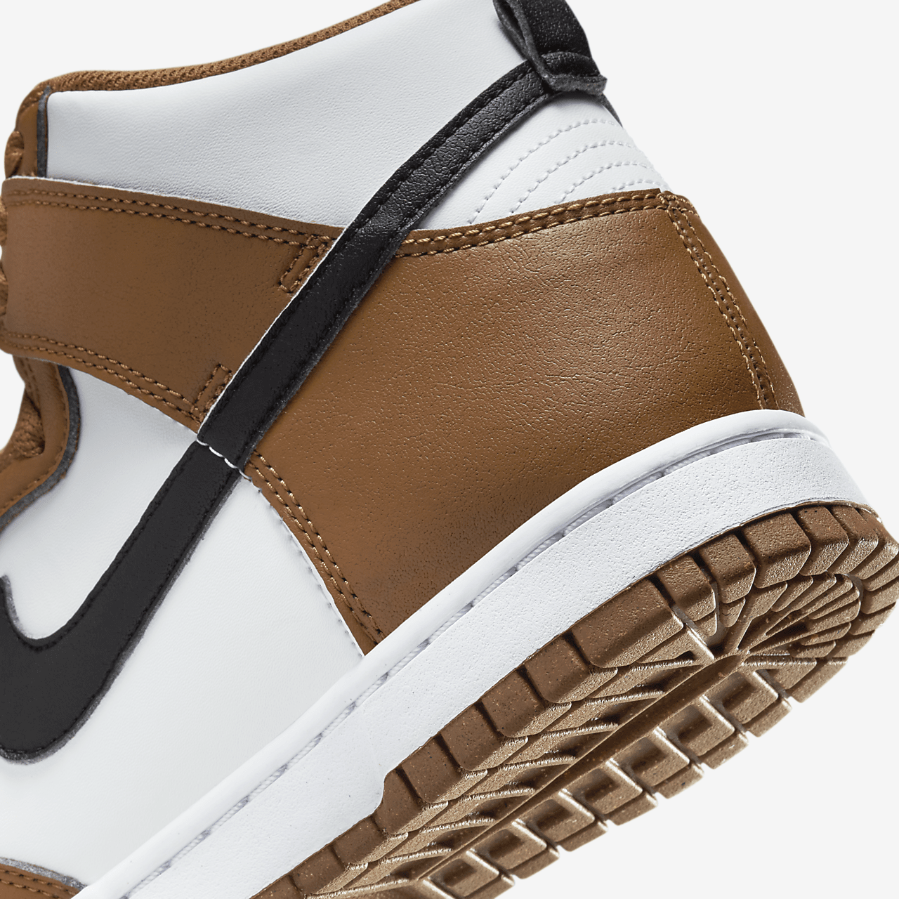 Nike Dunk High sneaker Light British Tan/Wit/Zwart