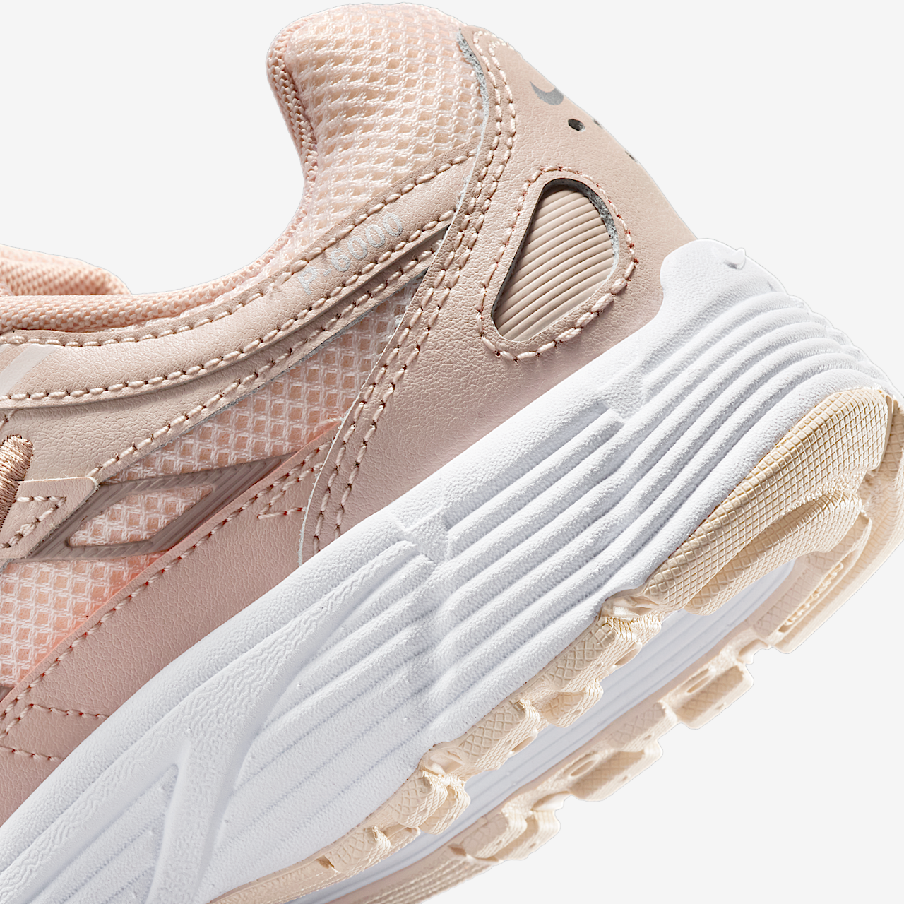 Nike P-6000 sneaker Silt Red/Light Soft Pink/Particle Pink/Metallic Silver