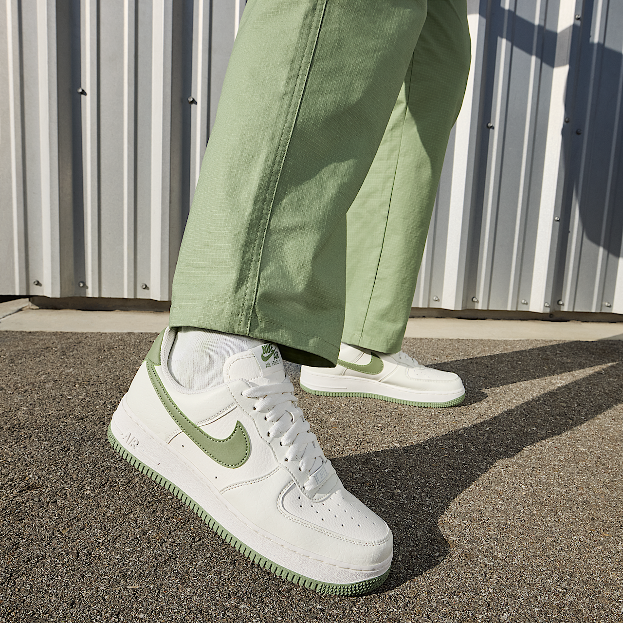 Nike Air Force 1 sneaker Sail/Sail/Volt/Oil Green