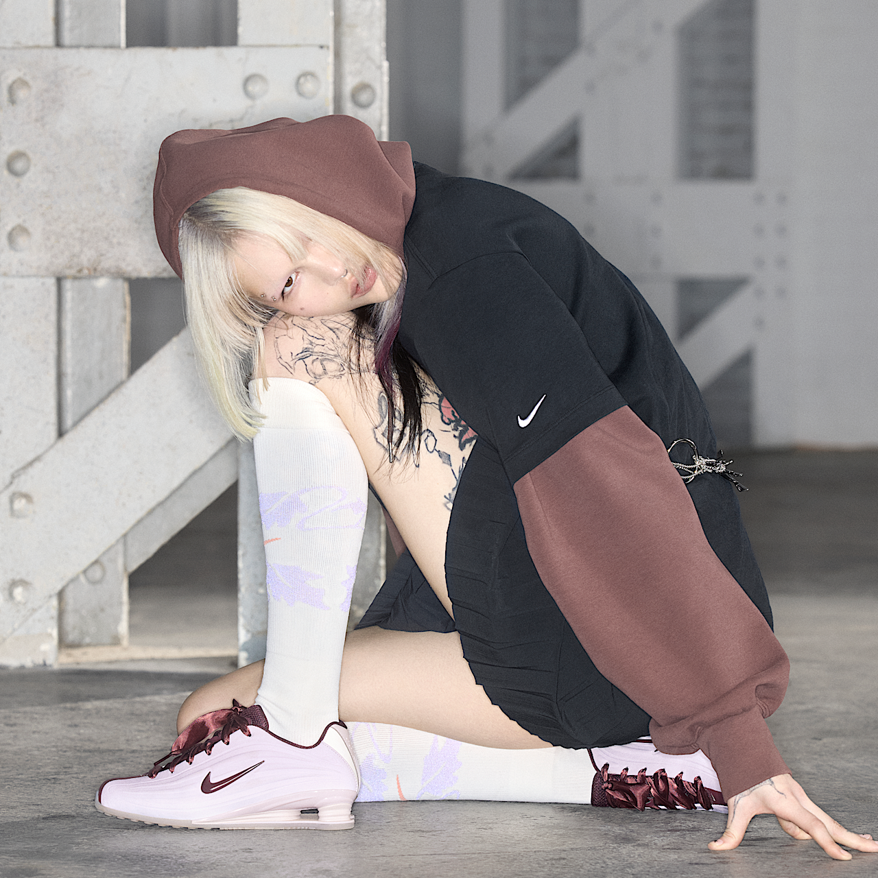 Nike Nike Shox sneaker Particle Rose/Phantom/Burgundy Crush