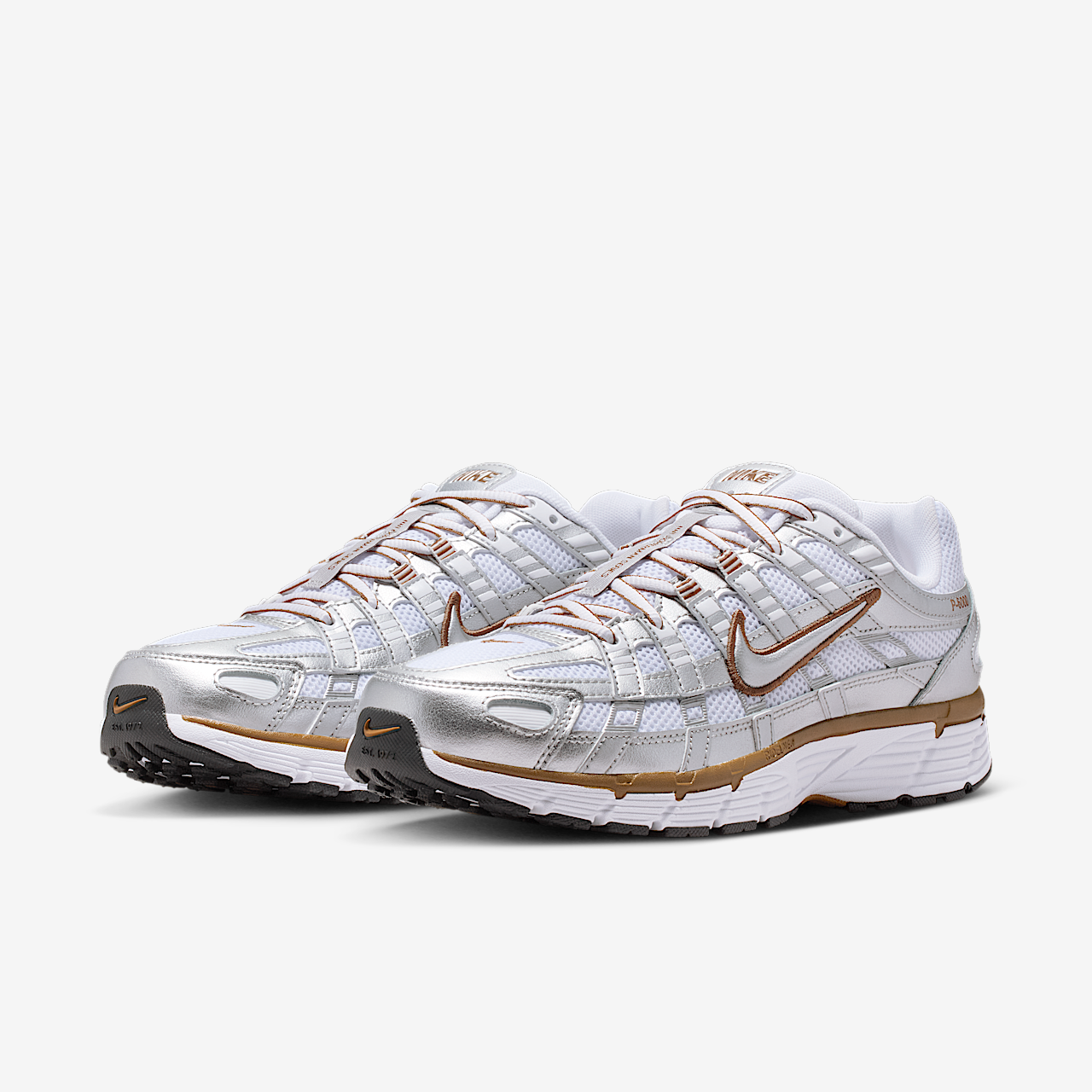 Nike P-6000 sneaker Wit/Light British Tan/Sail/Metallic Silver