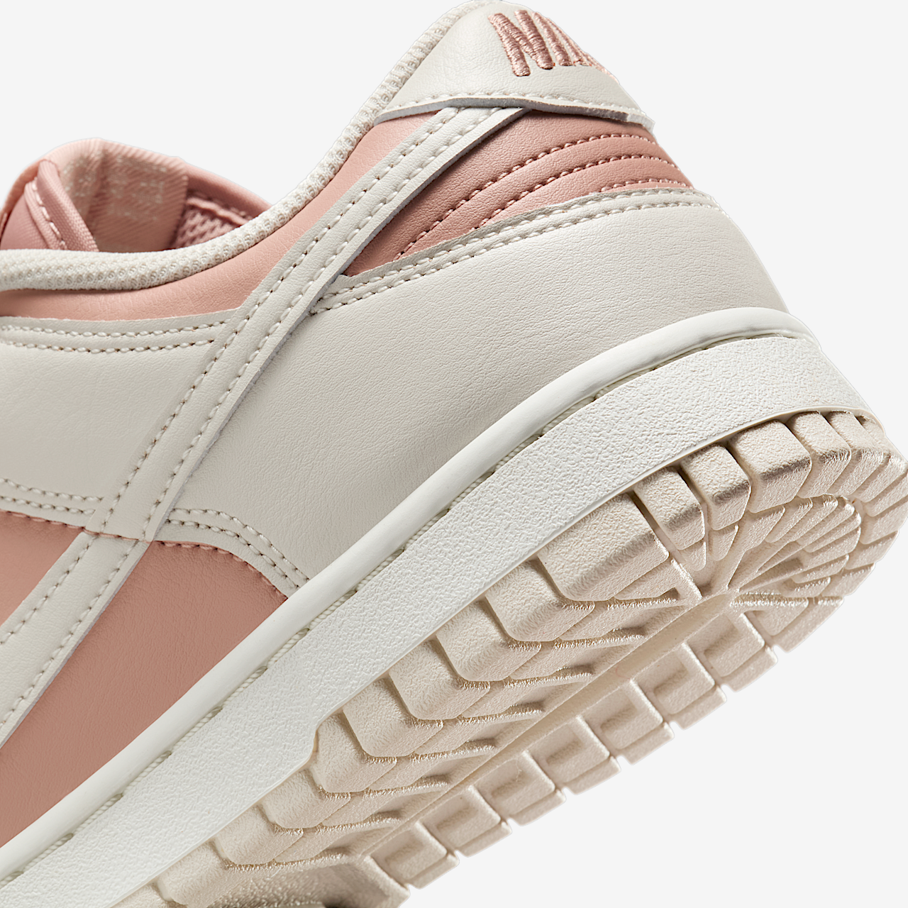 Nike Dunk Low sneaker Particle Pink/Light Orewood Brown/Sail/Light Orewood Brown