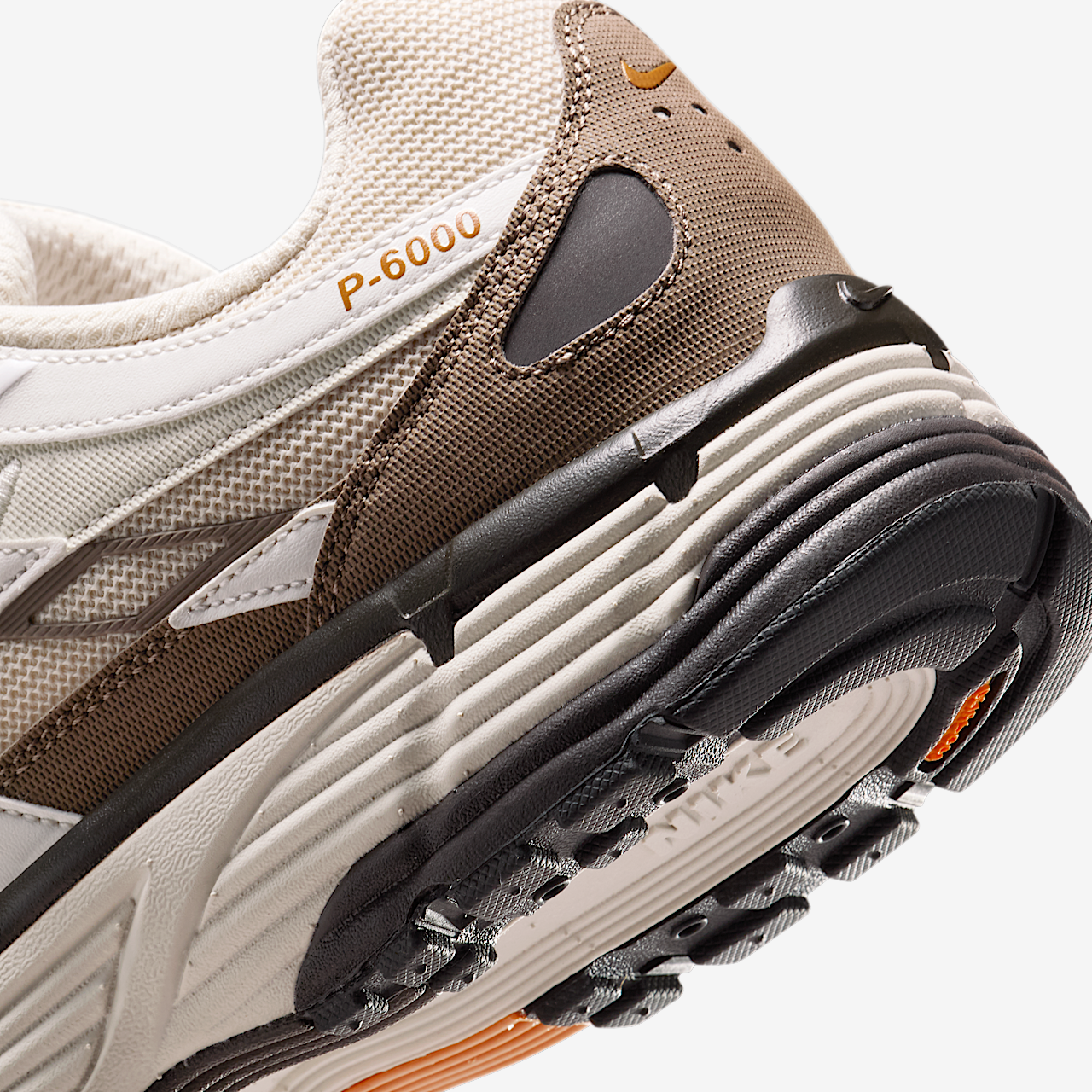 Nike P-6000 sneaker Light Orewood Brown/Phantom/Mink Brown/Sail