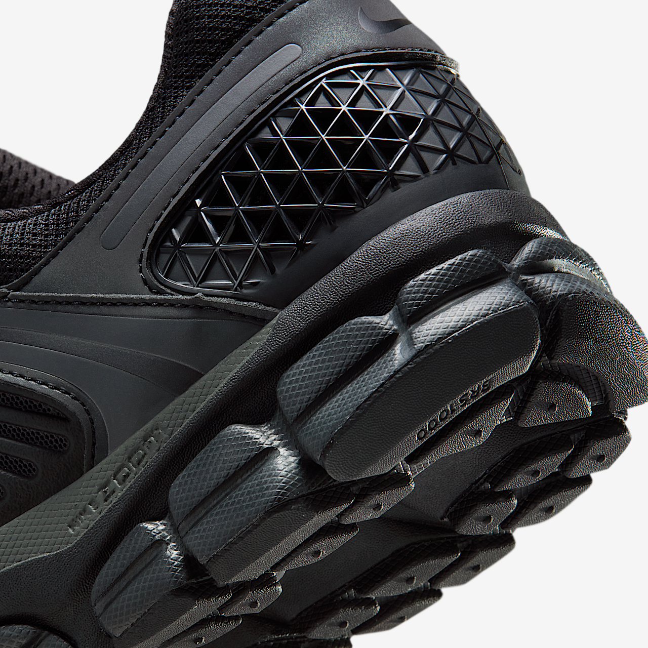 Nike Vomero sneaker Zwart/Anthracite/Light Lemon Twist/Zwart