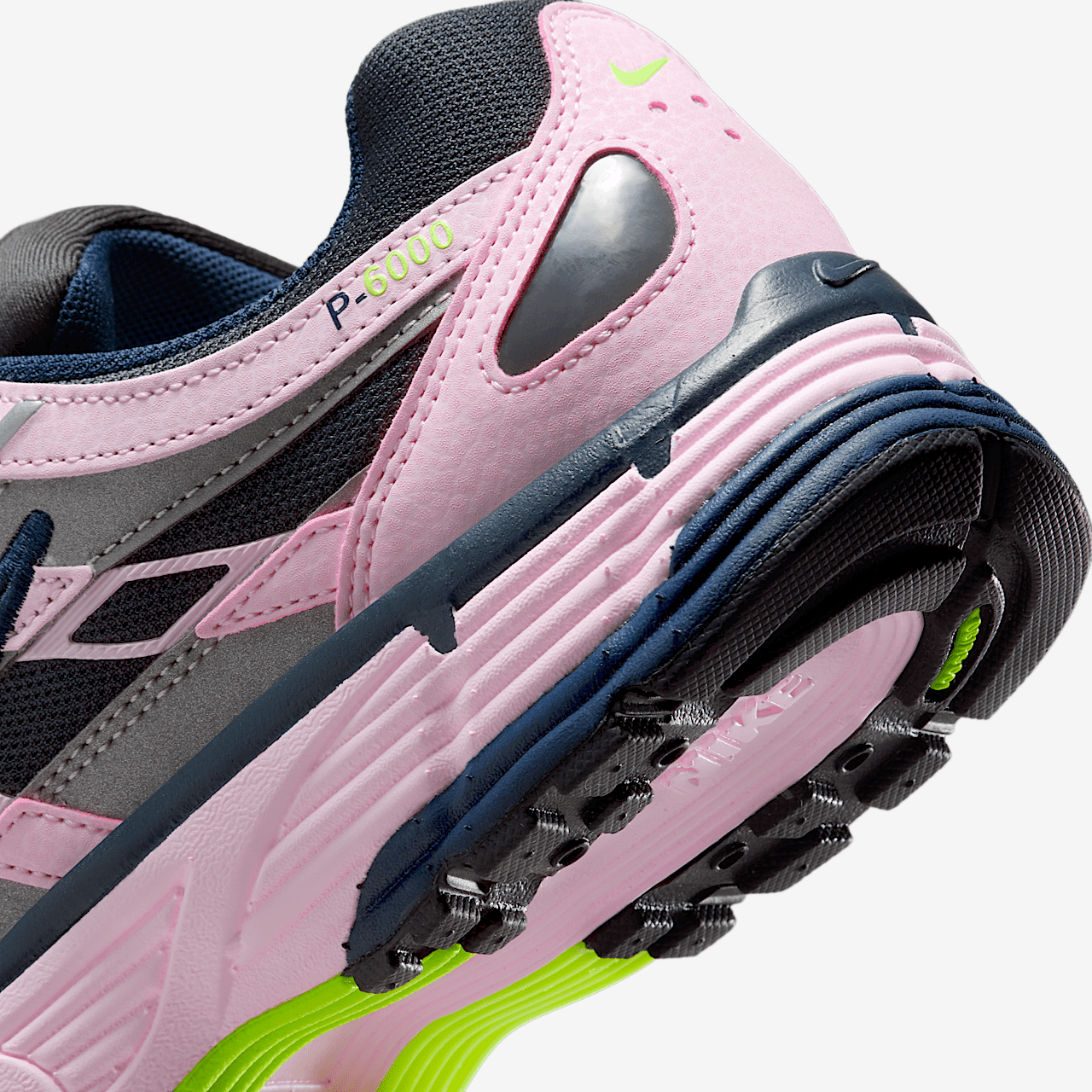 Nike P-6000 sneaker Pink Foam/Armory Navy/Metallic Silver/Anthracite