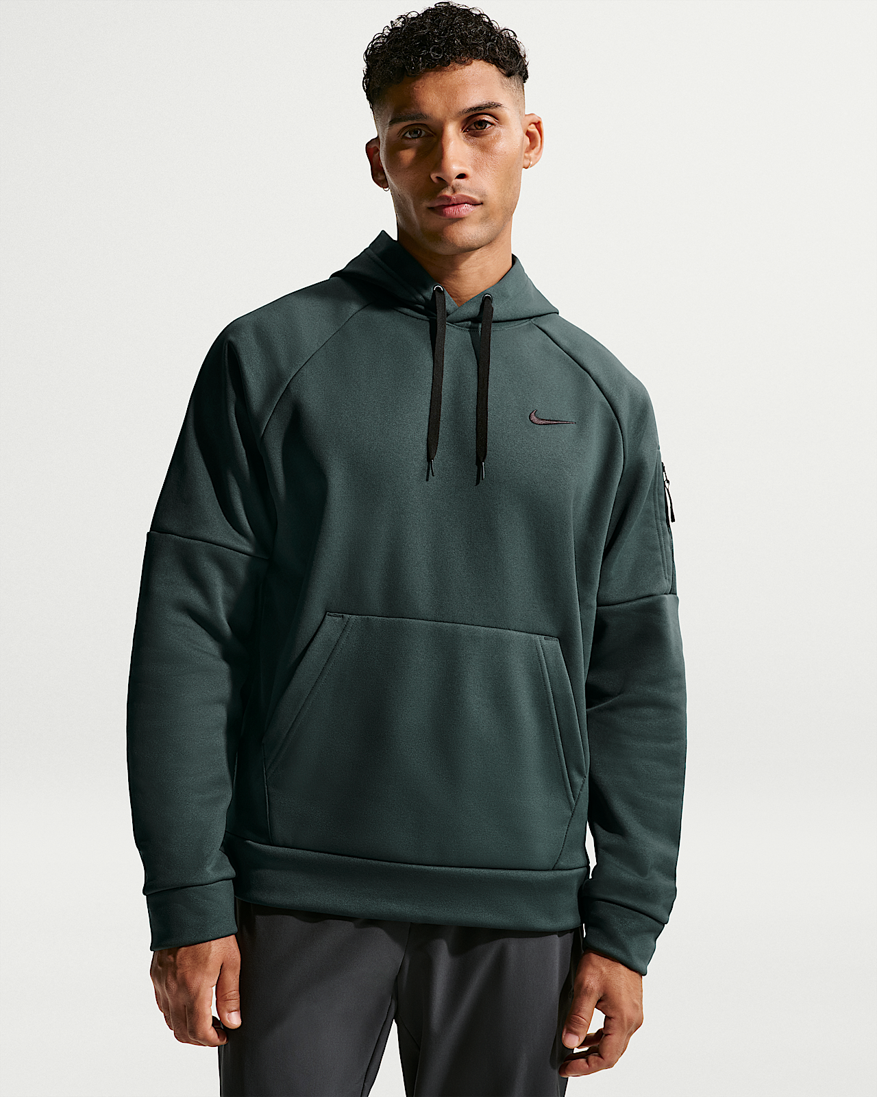 Мужские  Nike Therma Therma-FIT Hooded Fitness Pullover для тренировок