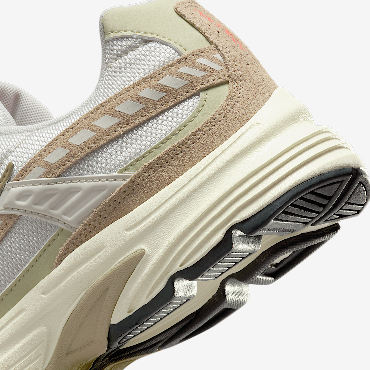 Nike Nike Initiator sneaker Light Bone/Limestone/Olive Aura/Cargo Khaki