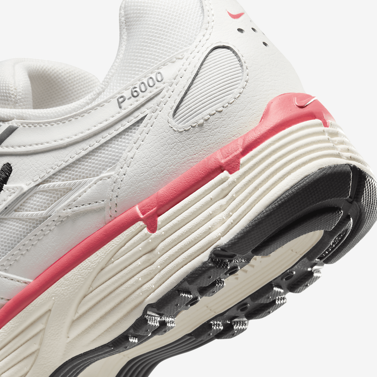 Nike P-6000 sneaker Sail/Zwart/Guava Ice/Aster Pink