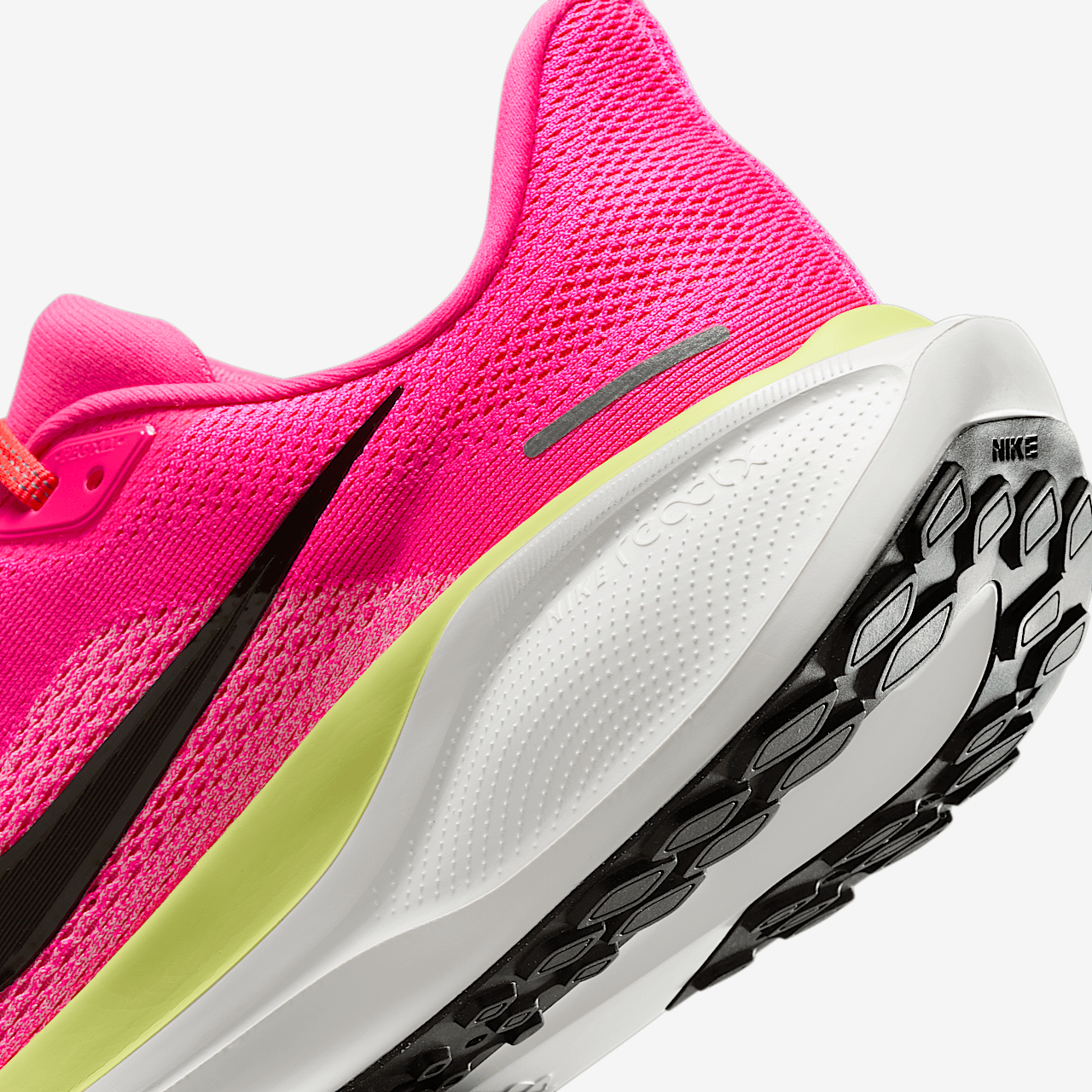 Nike Pegasus sneaker Hyper Pink/Guava Ice/Bright Crimson/Sequoia