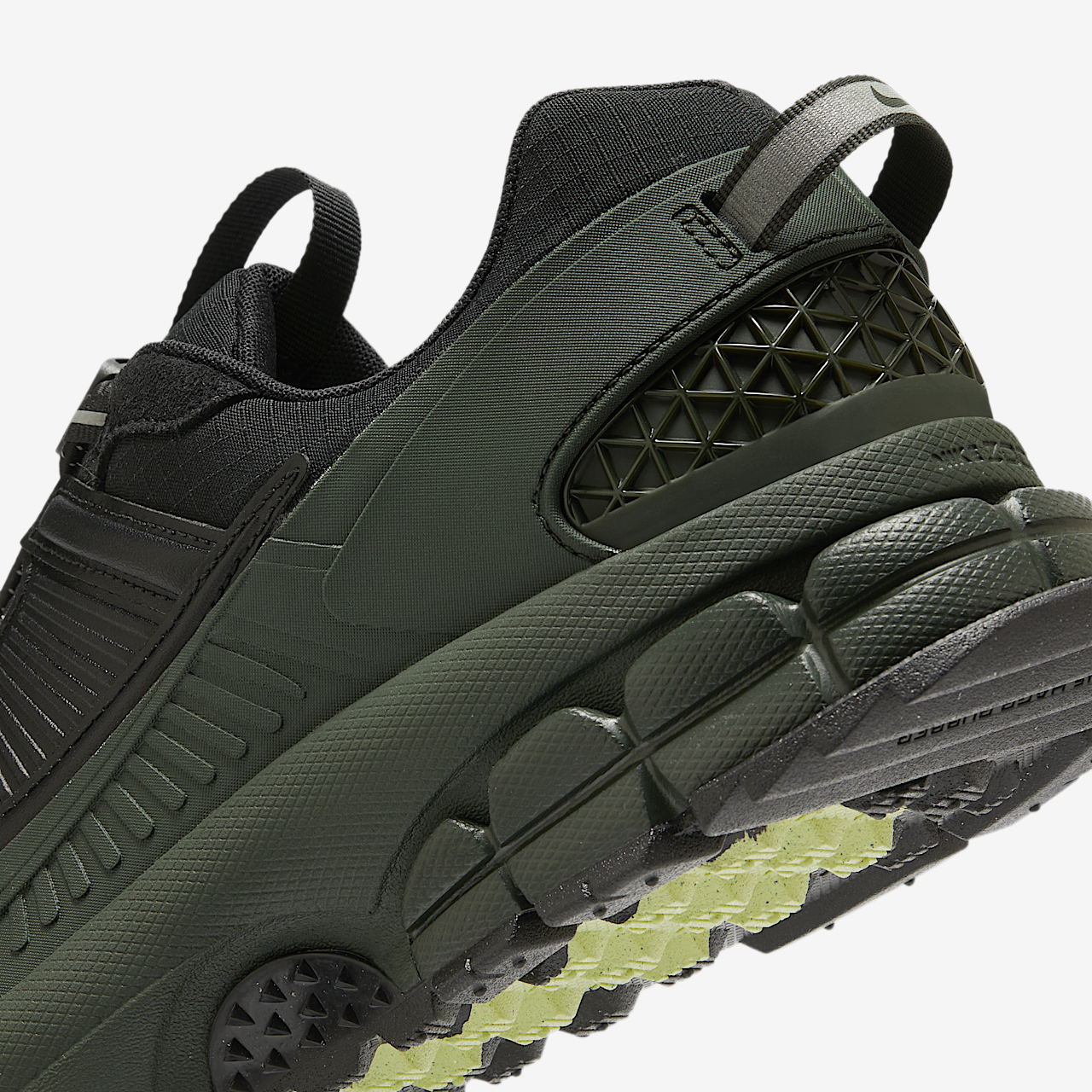 Nike Nike Zoom Vomero Roam sneaker Sequoia/Light Lemon Twist/Zwart